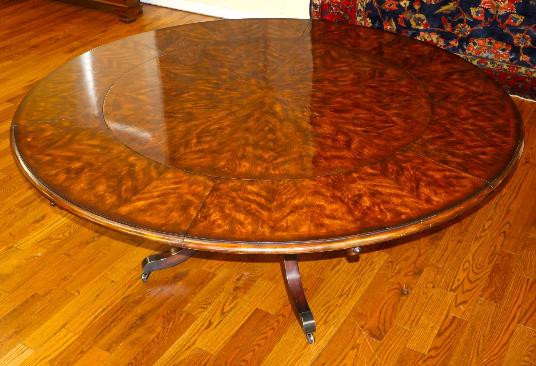Theodore Alexander 5405-082 Brook Street Expanding Perimeter Round Dining Table Bon état - En vente à Long Branch, NJ