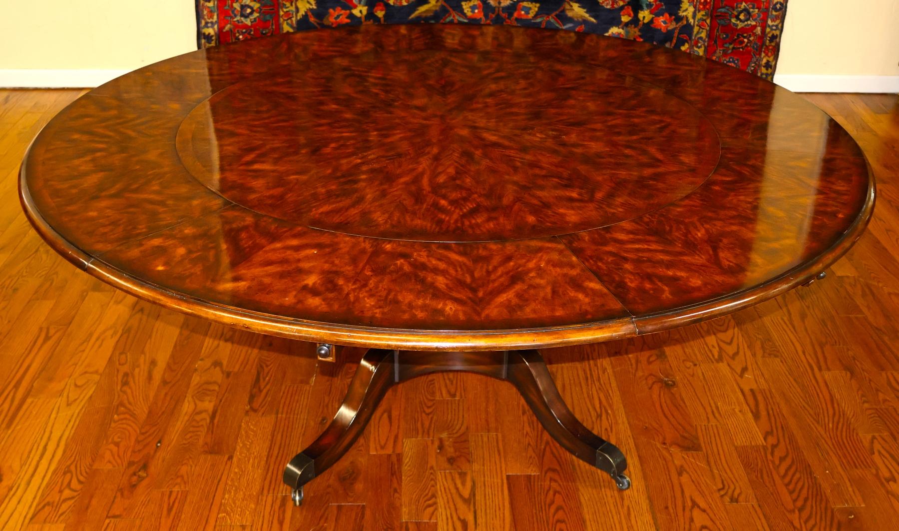 XXIe siècle et contemporain Theodore Alexander 5405-082 Brook Street Expanding Perimeter Round Dining Table en vente