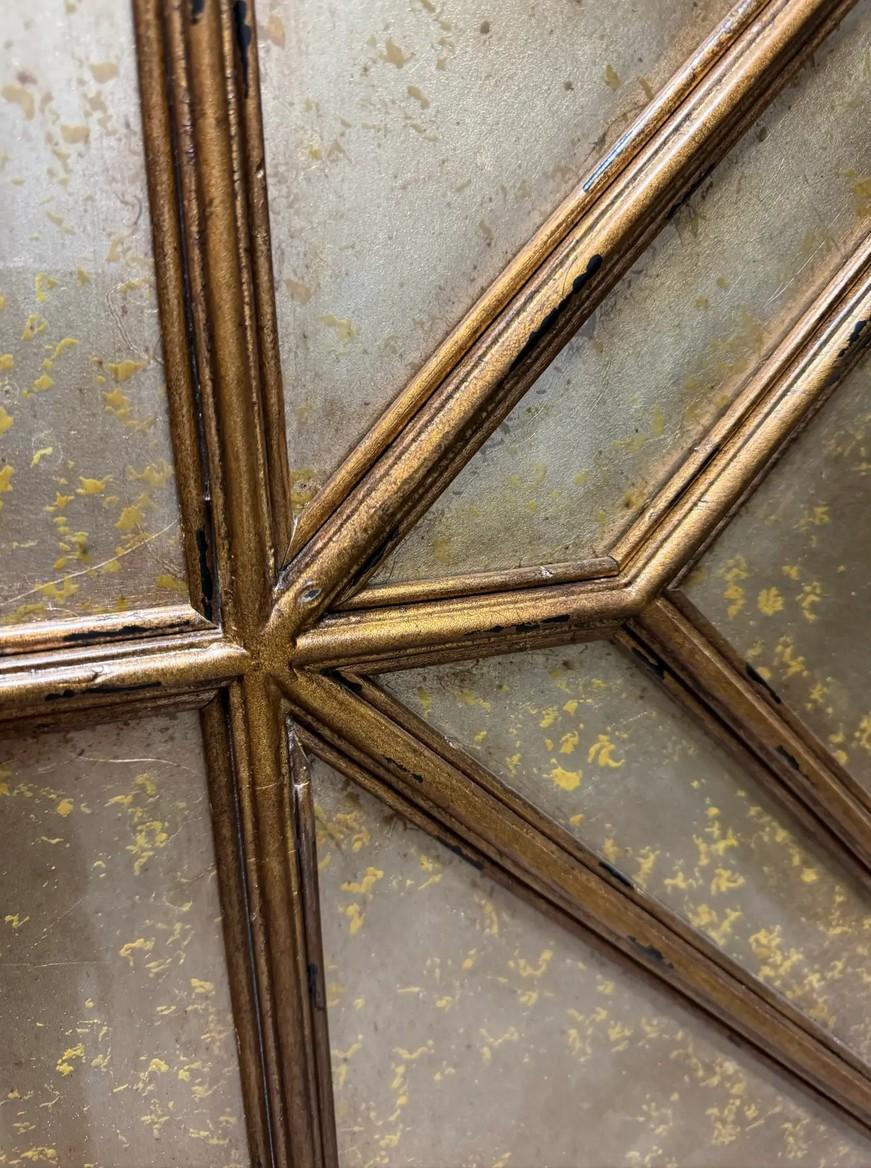 Theodore Alexander attribuito a due pannelli con motivo a diamante e paravento in foglia d'oro In condizioni buone in vendita a Cookeville, TN