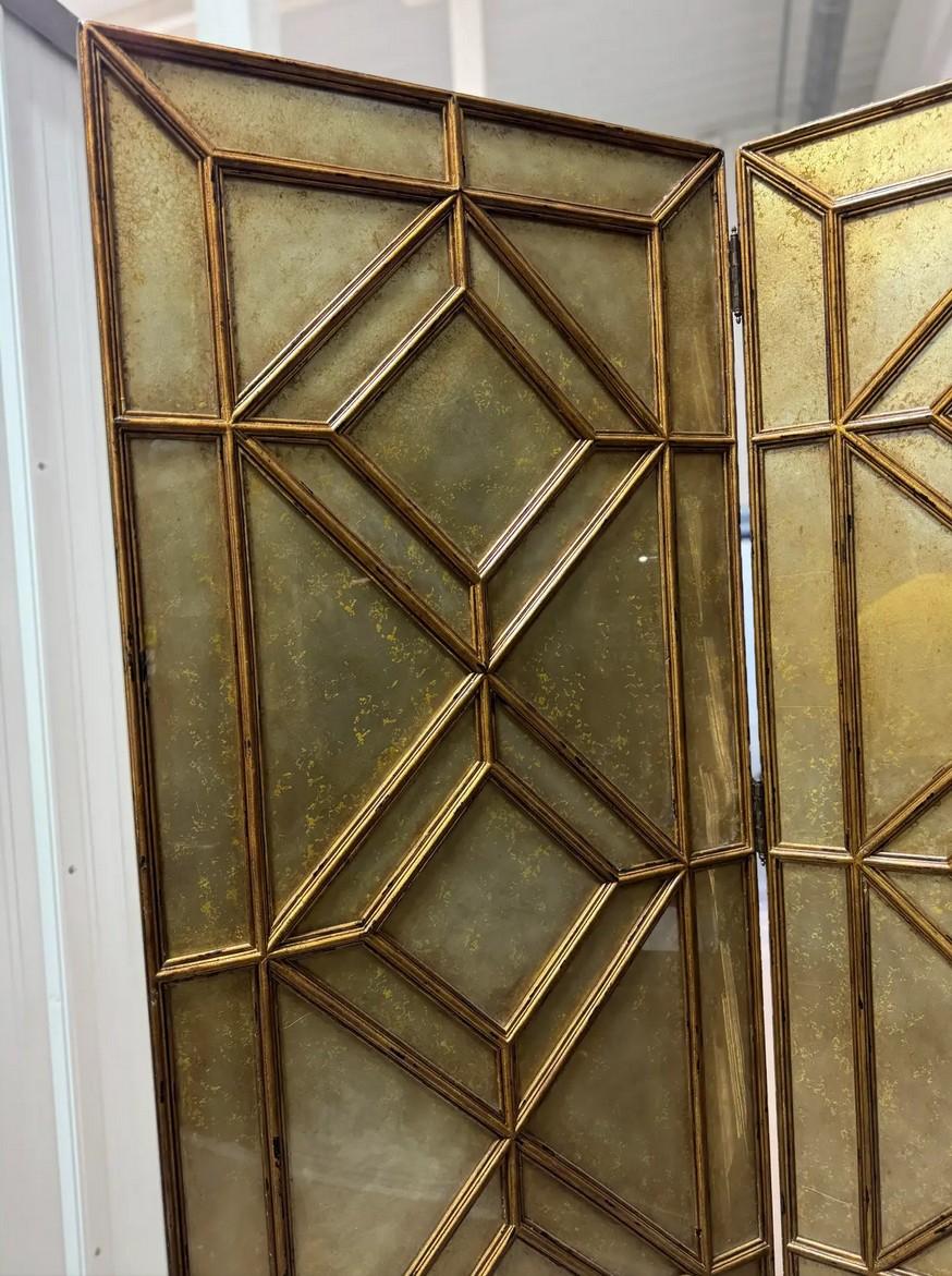 XXI secolo e contemporaneo Theodore Alexander attribuito a due pannelli con motivo a diamante e paravento in foglia d'oro in vendita