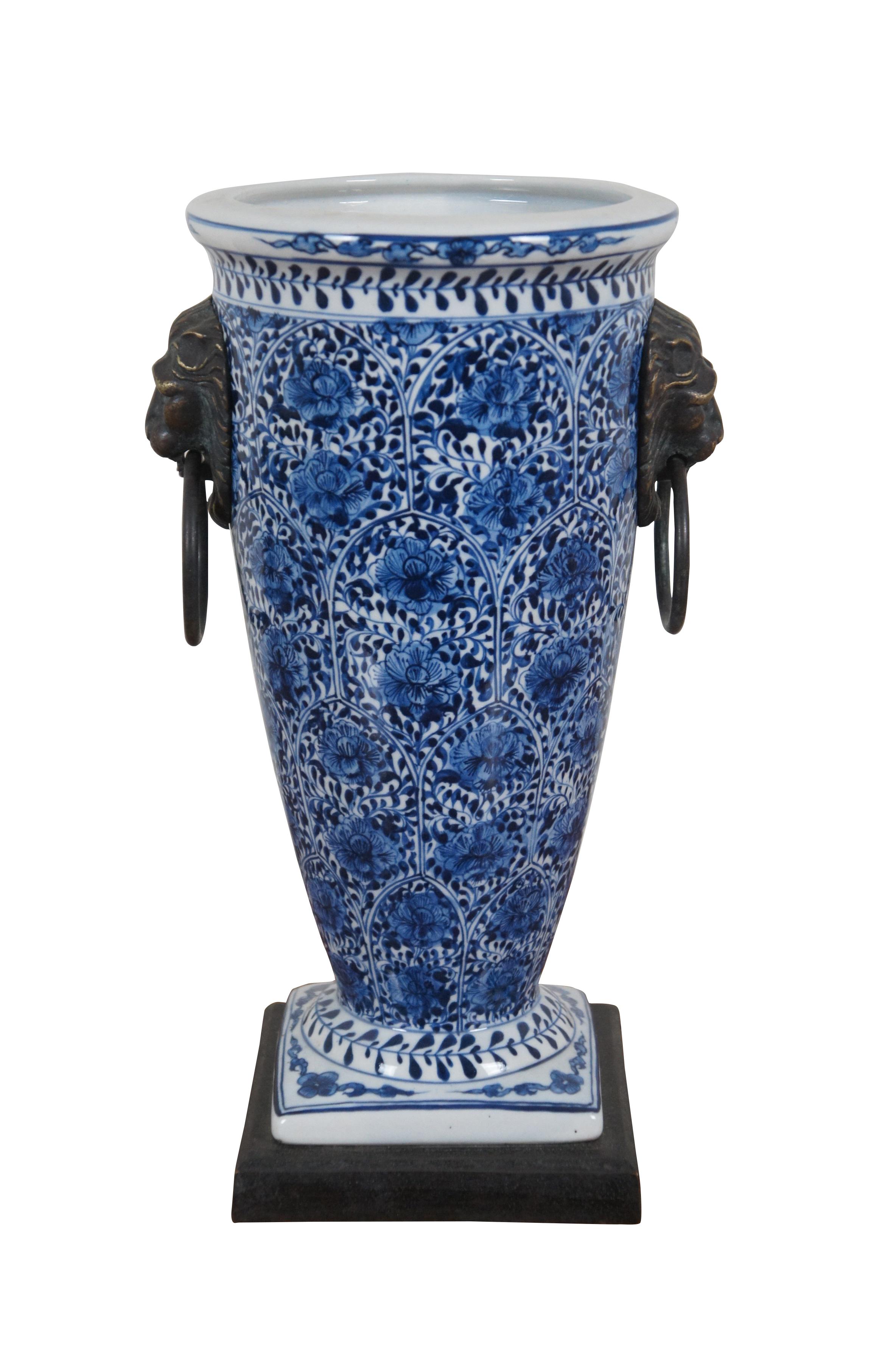 Chinoiserie Theodore Alexander Blue & White Porcelain Lion Head Handle Mantel Vase Urn 12