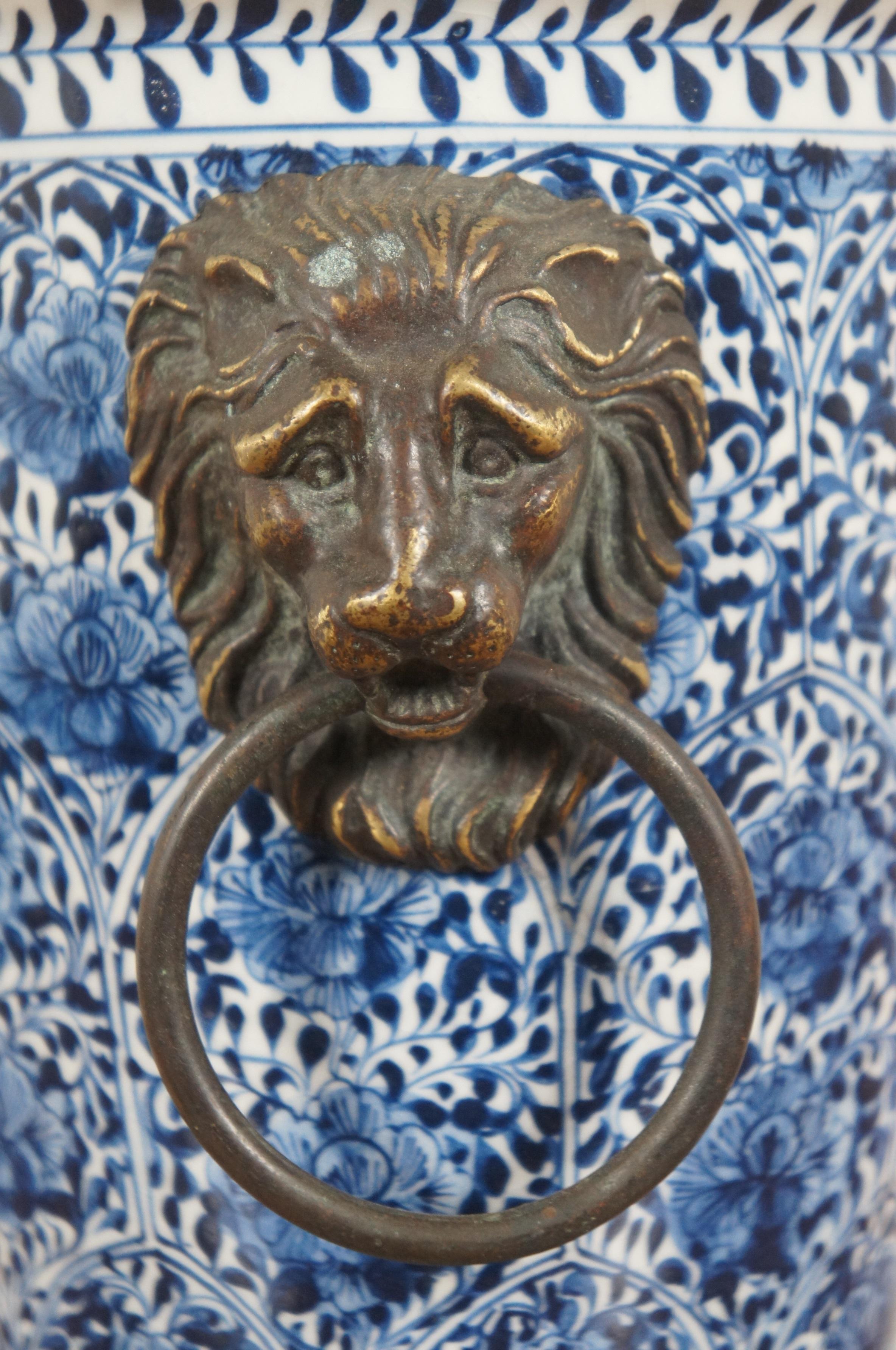 Metal Theodore Alexander Blue & White Porcelain Lion Head Handle Mantel Vase Urn 12
