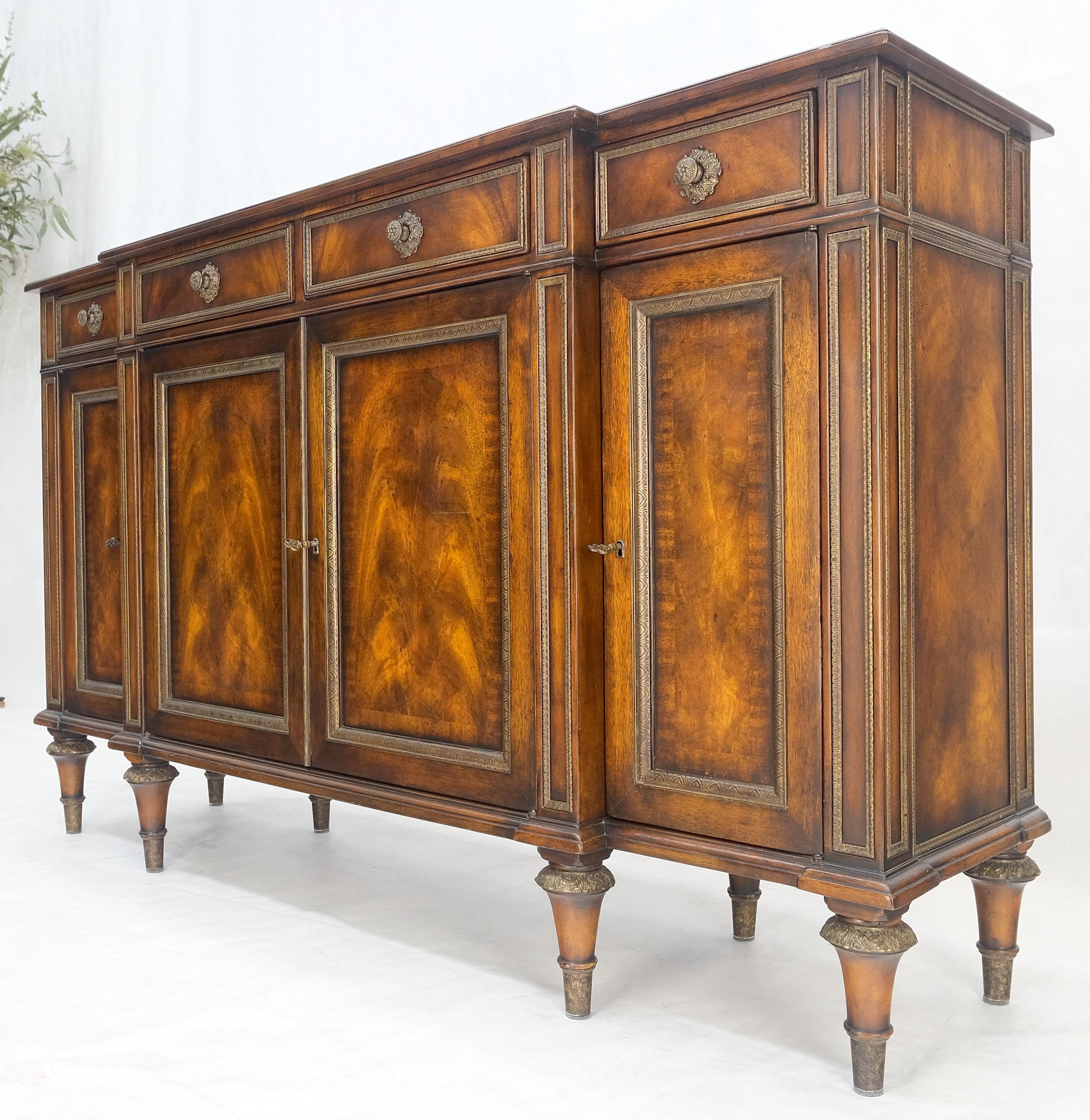 Theodore Alexander Credenza Buffet Credenza Console in legno di radica Stupefacente MINT in vendita 6