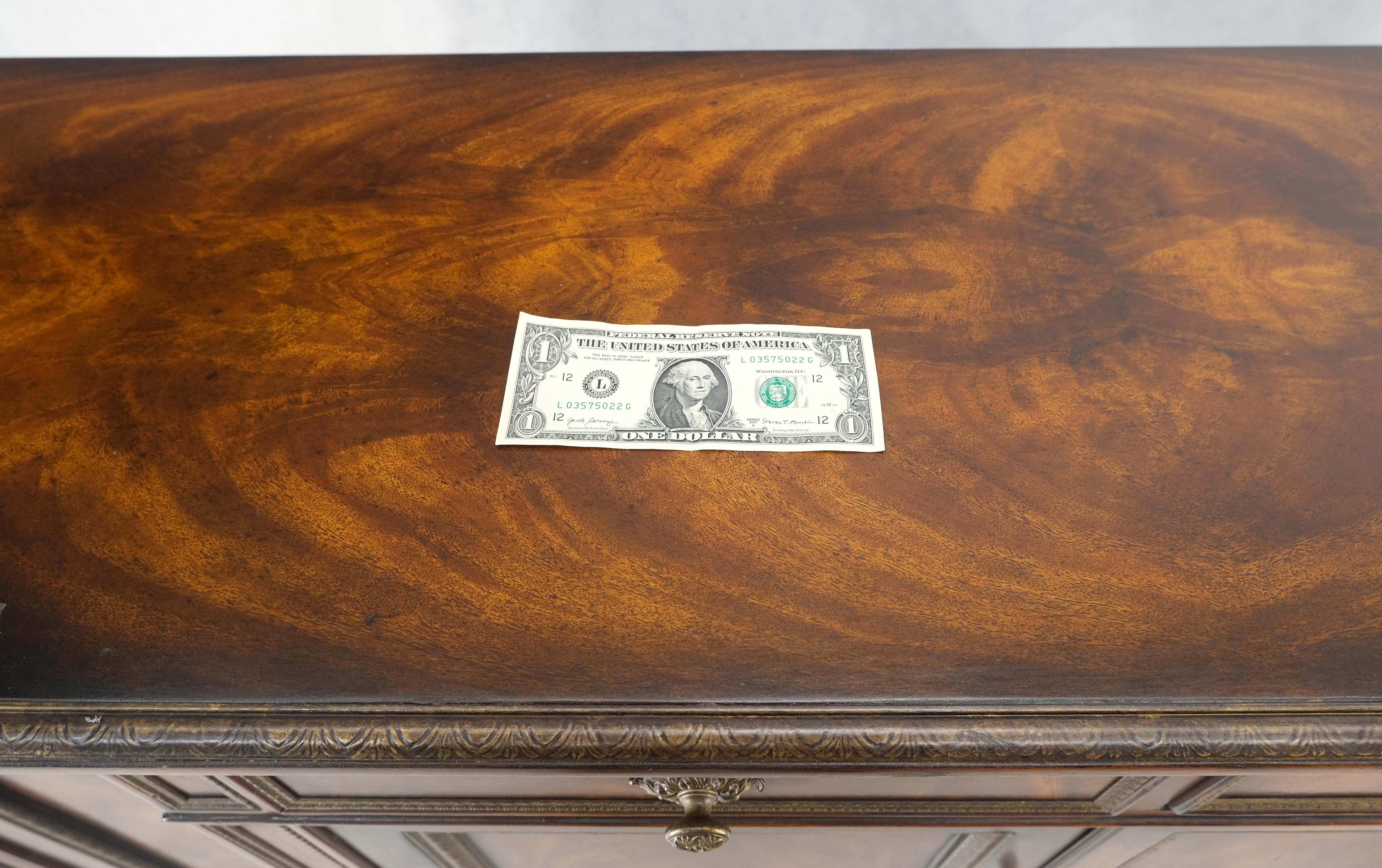 Theodore Alexander Credenza Buffet Credenza Console in legno di radica Stupefacente MINT in vendita 8