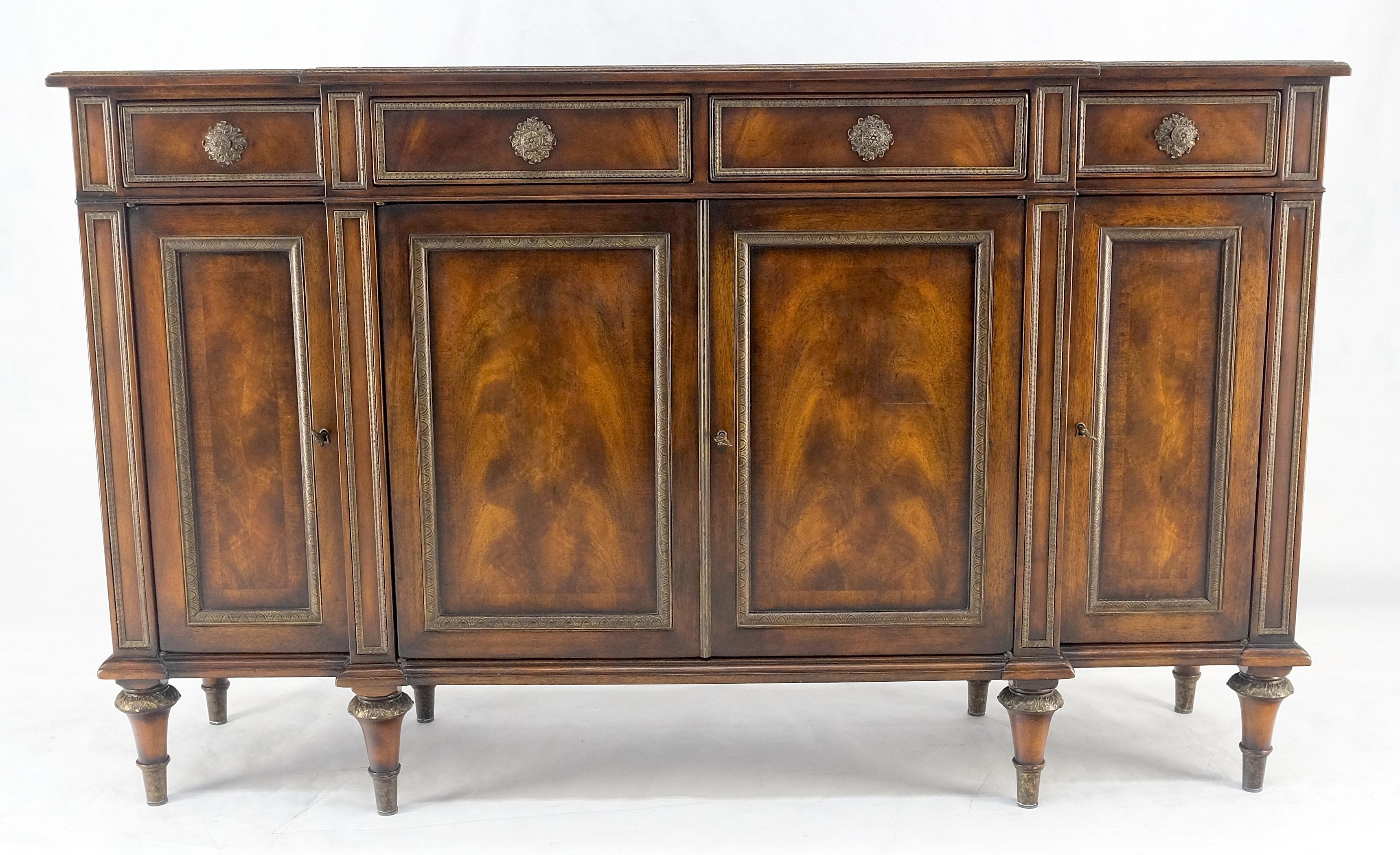 Nodo Theodore Alexander Credenza Buffet Credenza Console in legno di radica Stupefacente MINT in vendita