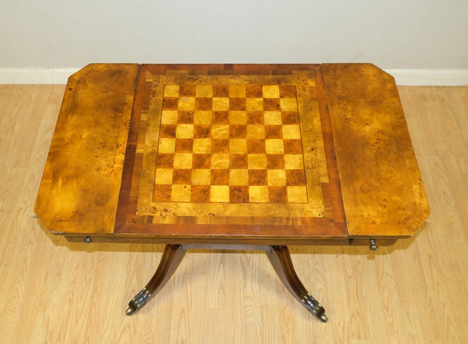 20th Century THEODORE ALEXANDER BURR WALNUT BROWN LEATHER GAME CHEDD TABLE REVERSiBLE TOP