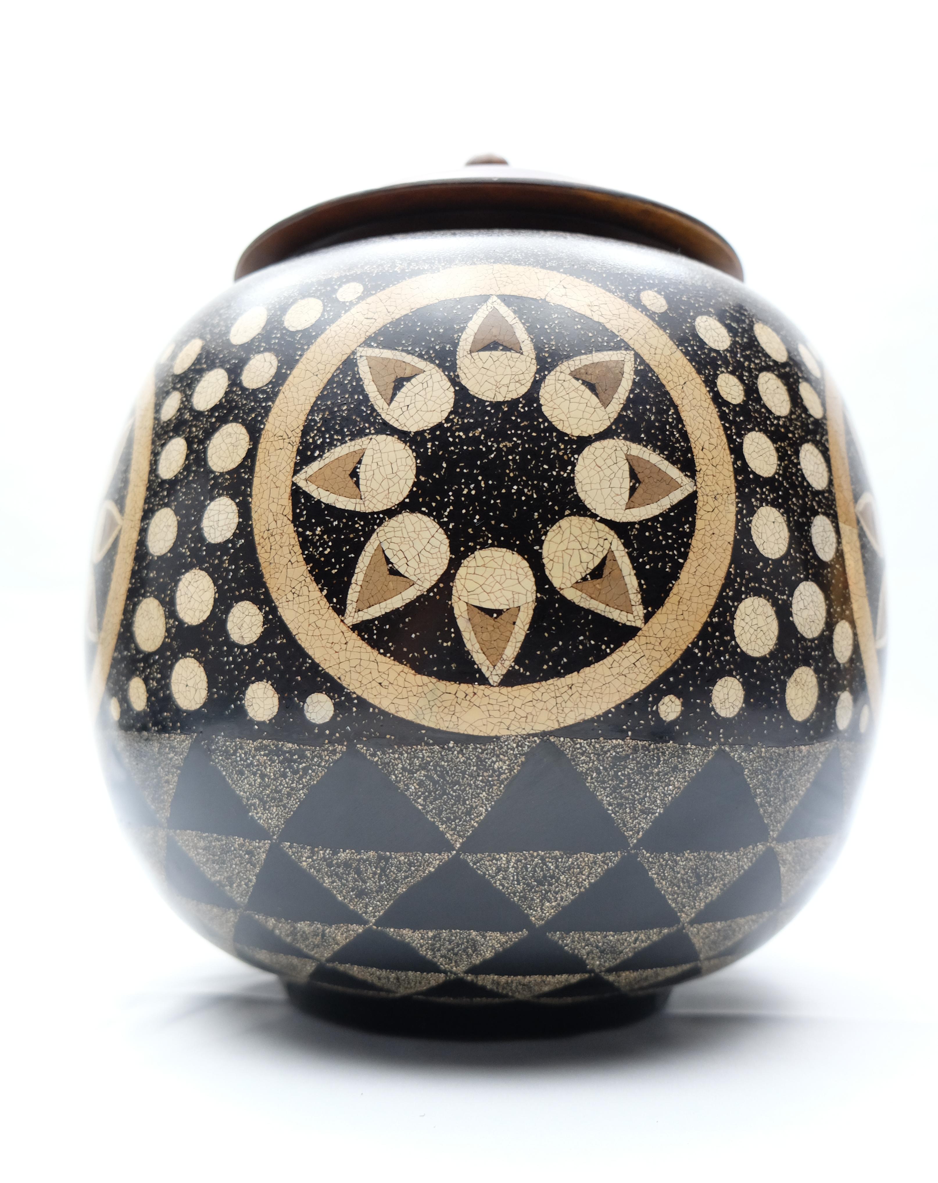 Theodore Alexander Flower and Dots Design Ceramic Vase For Sale 4