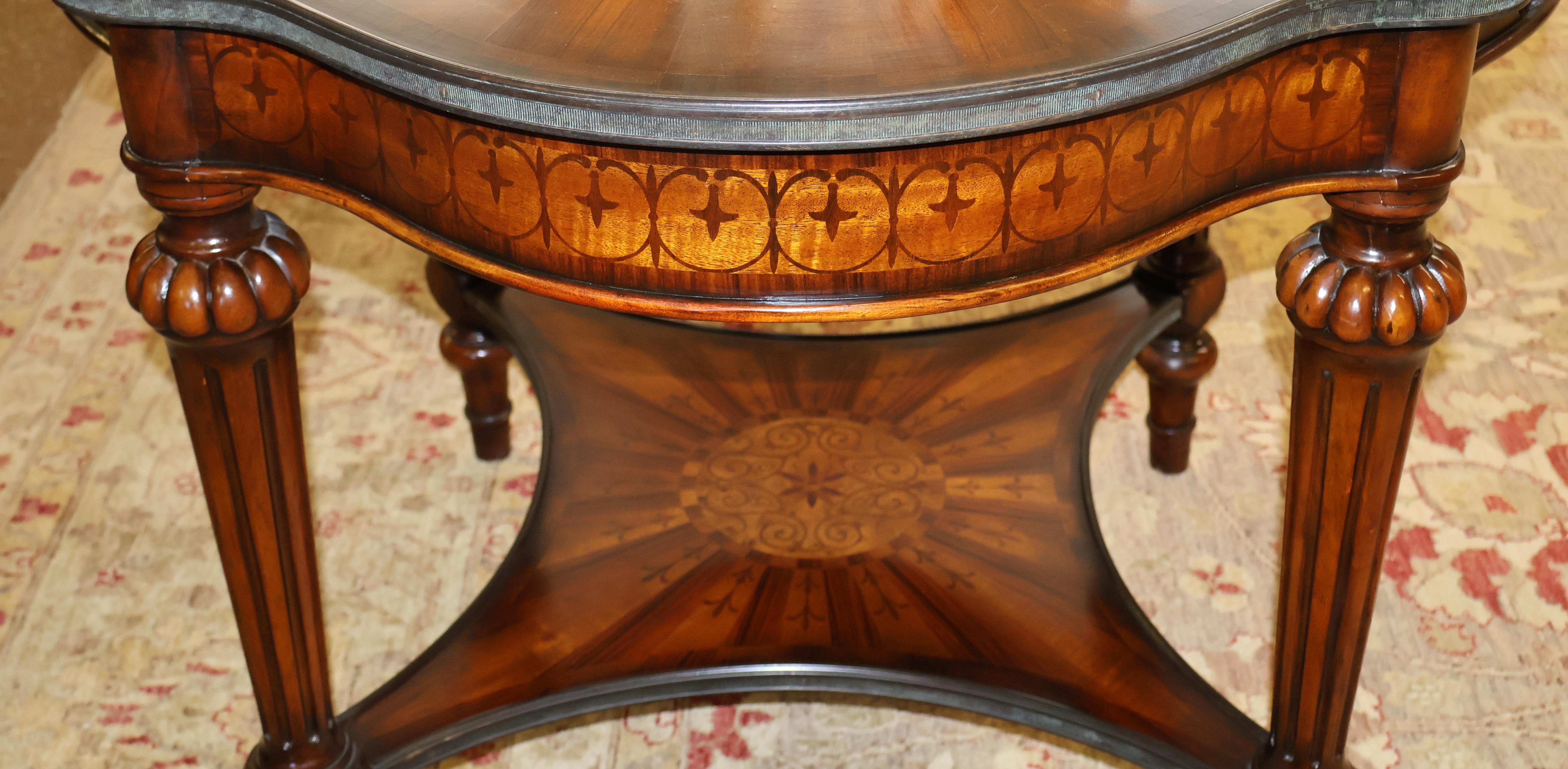 Theodore Alexander French Style Inlaid Burled Walnut Lamp End Center Table In Fair Condition For Sale In Long Branch, NJ