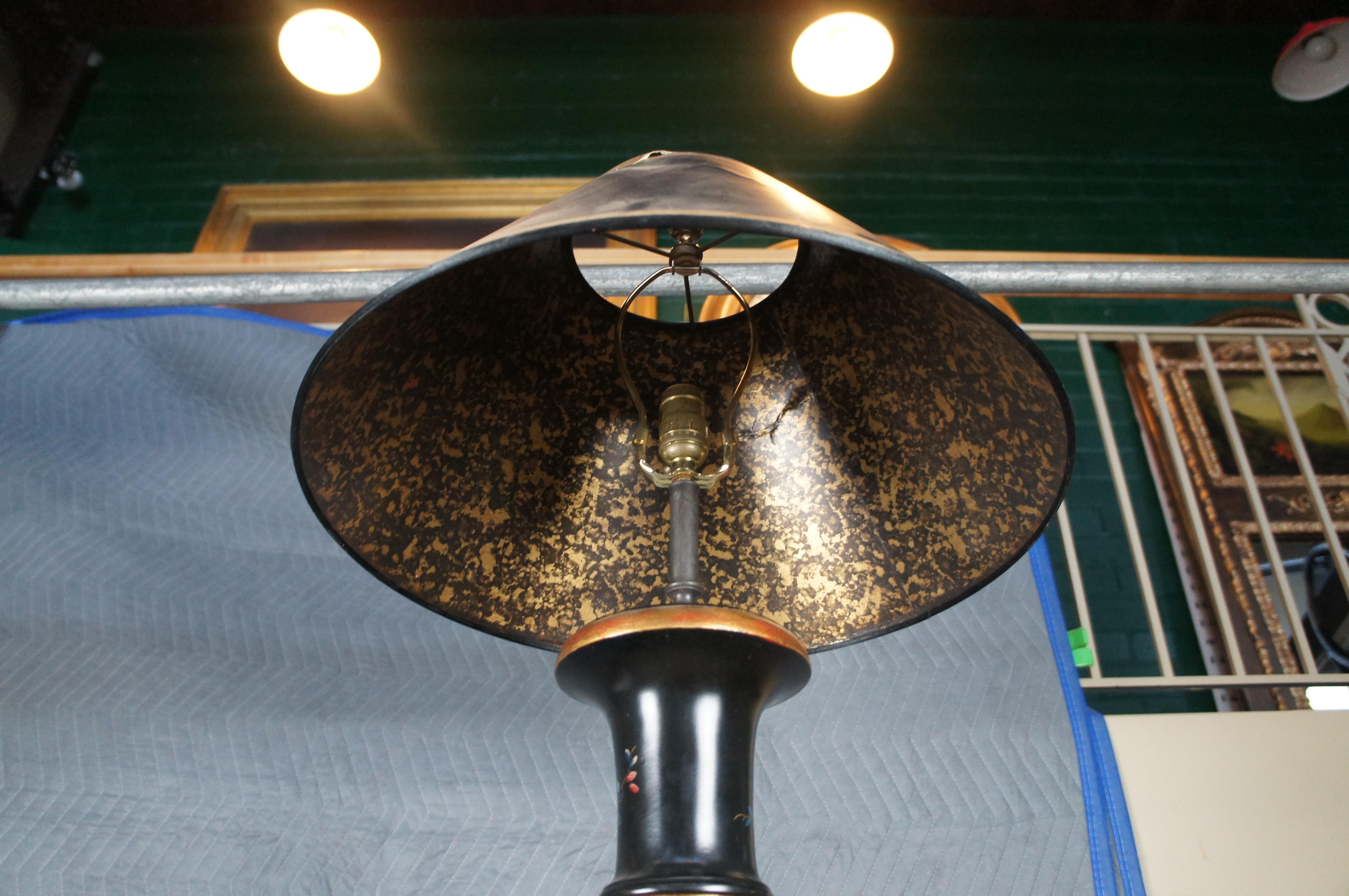 Theodore Alexander Hand Painted Black & Gold Tole Style Trophy Table Buffet Lamp 1