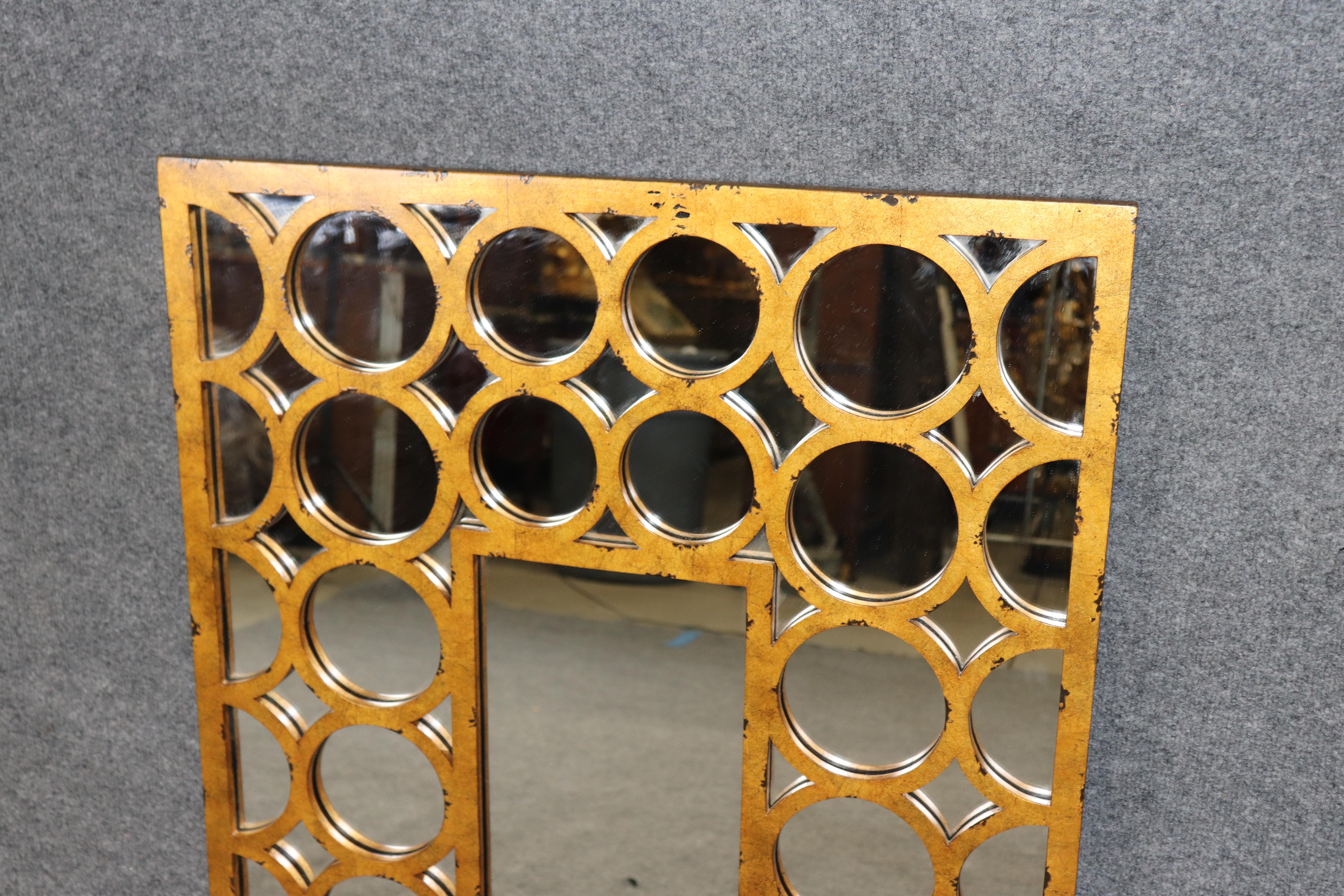 Vietnamien Theodore Alexander Miroir doré dépoli de style régence hollywoodienne en vente
