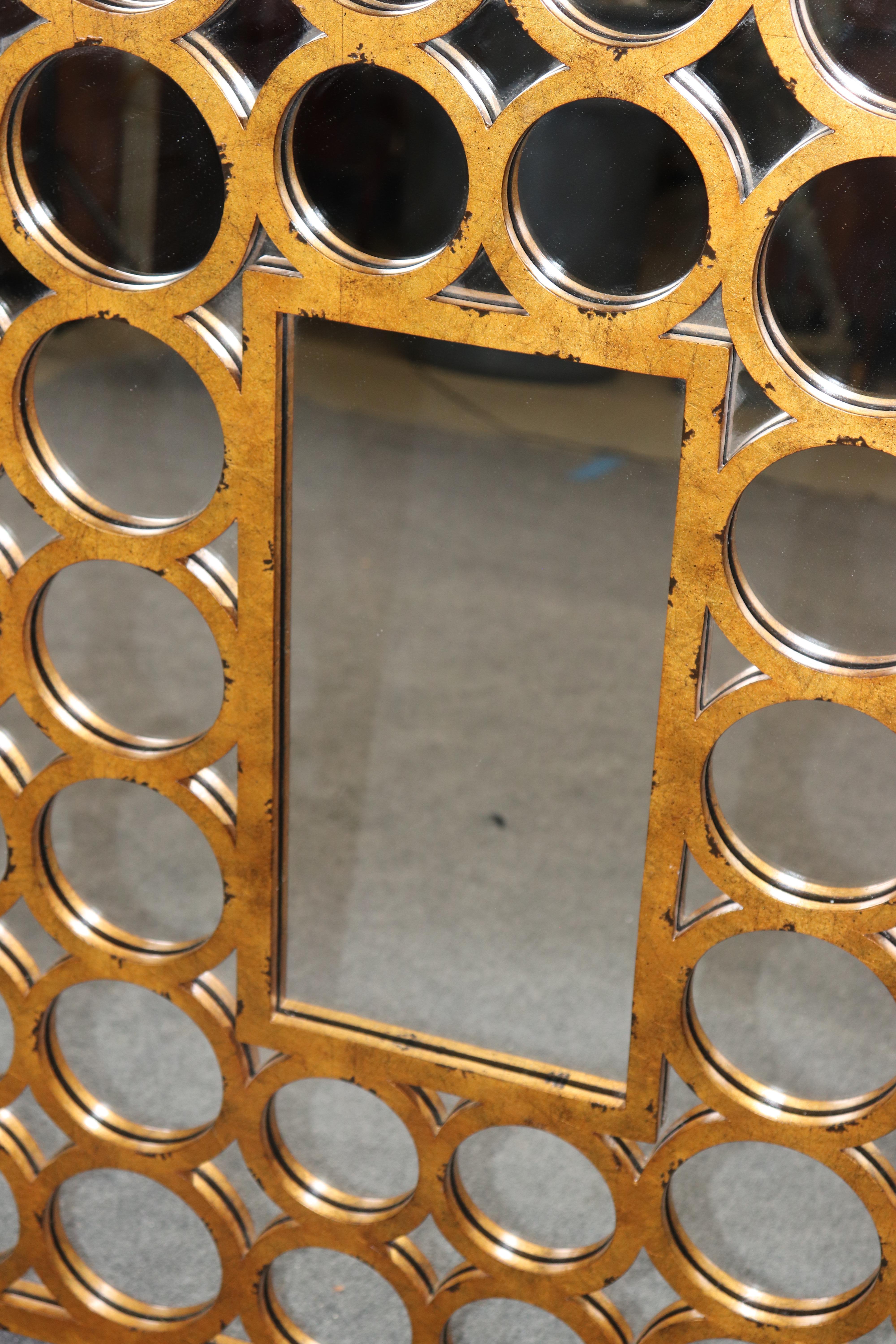 Theodore Alexander Miroir doré dépoli de style régence hollywoodienne Bon état - En vente à Swedesboro, NJ