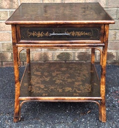 Theodore Alexander manca di un tavolino a un cassetto in bambù ornato e con scaglie di giapano