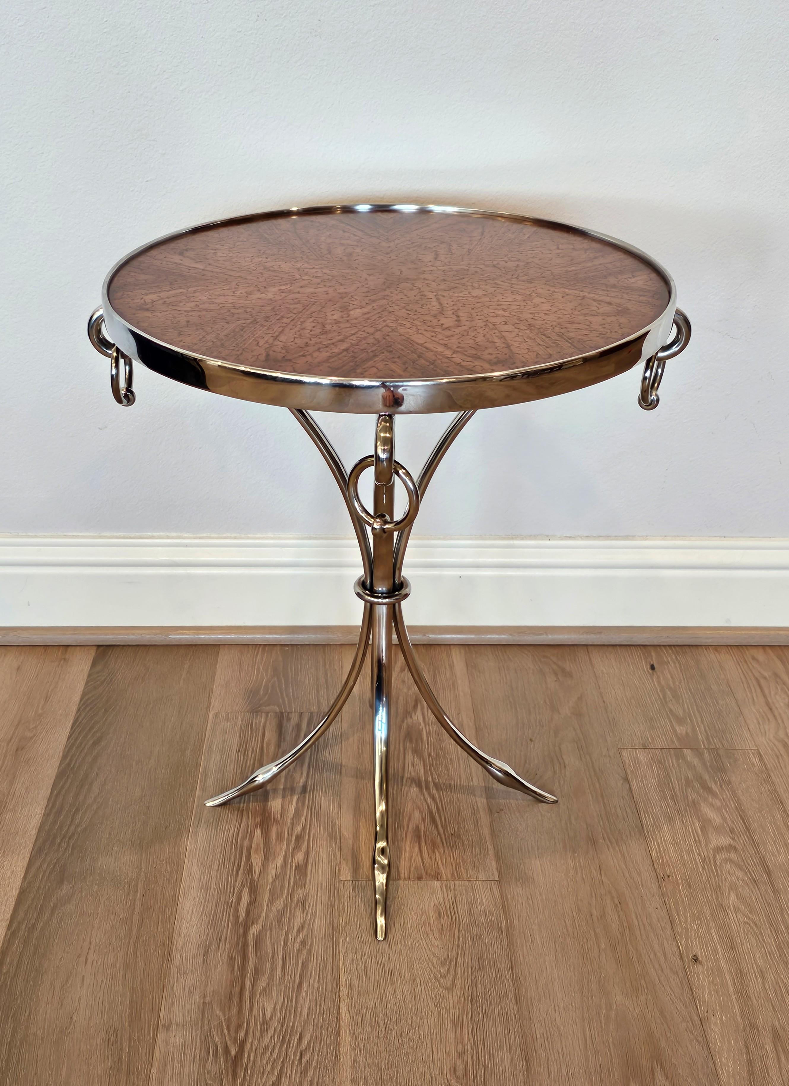 Theodore Alexander Modern Neoclassical End Table  In Excellent Condition For Sale In Forney, TX