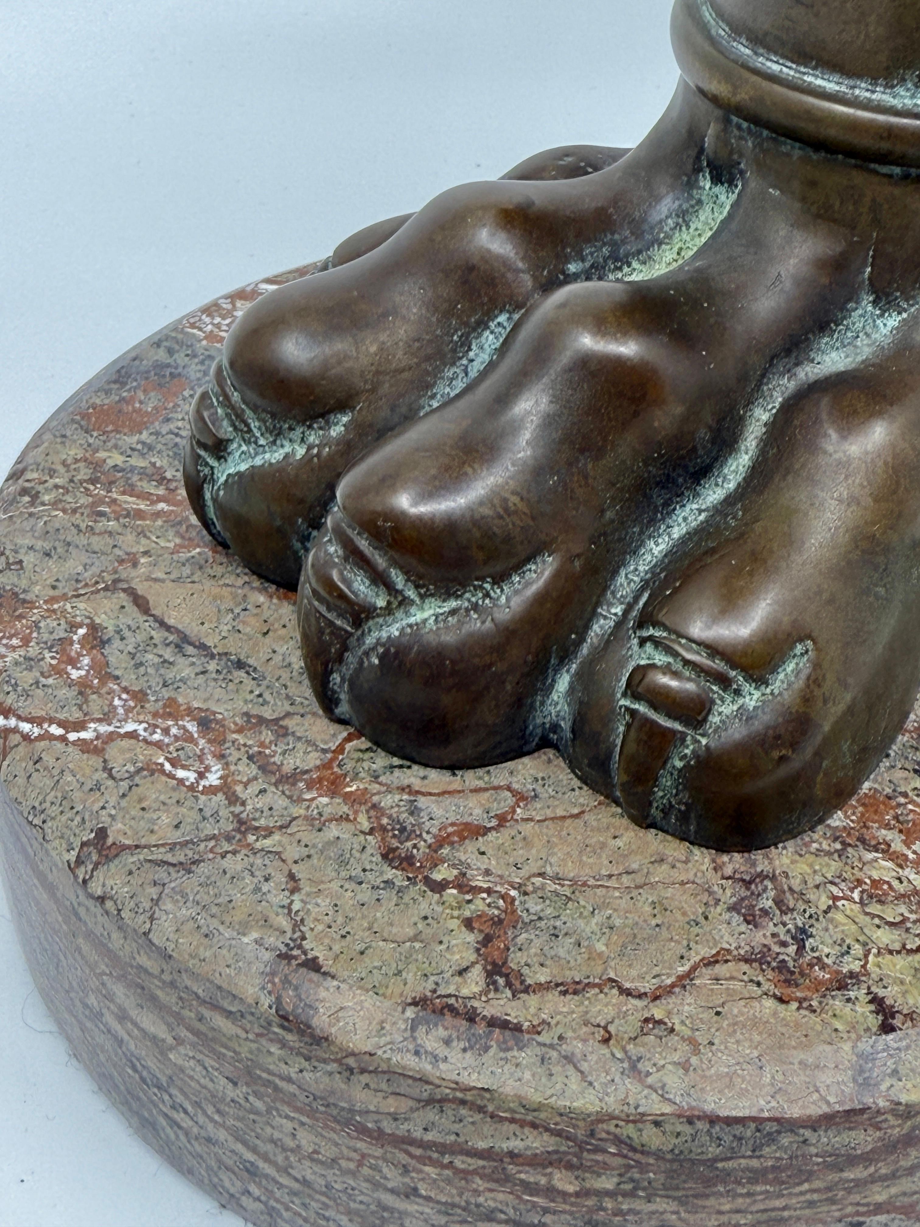 Theodore & Alexander Pie de garra neoclásico de bronce y mármol en Bueno estado para la venta en Palm Springs, CA