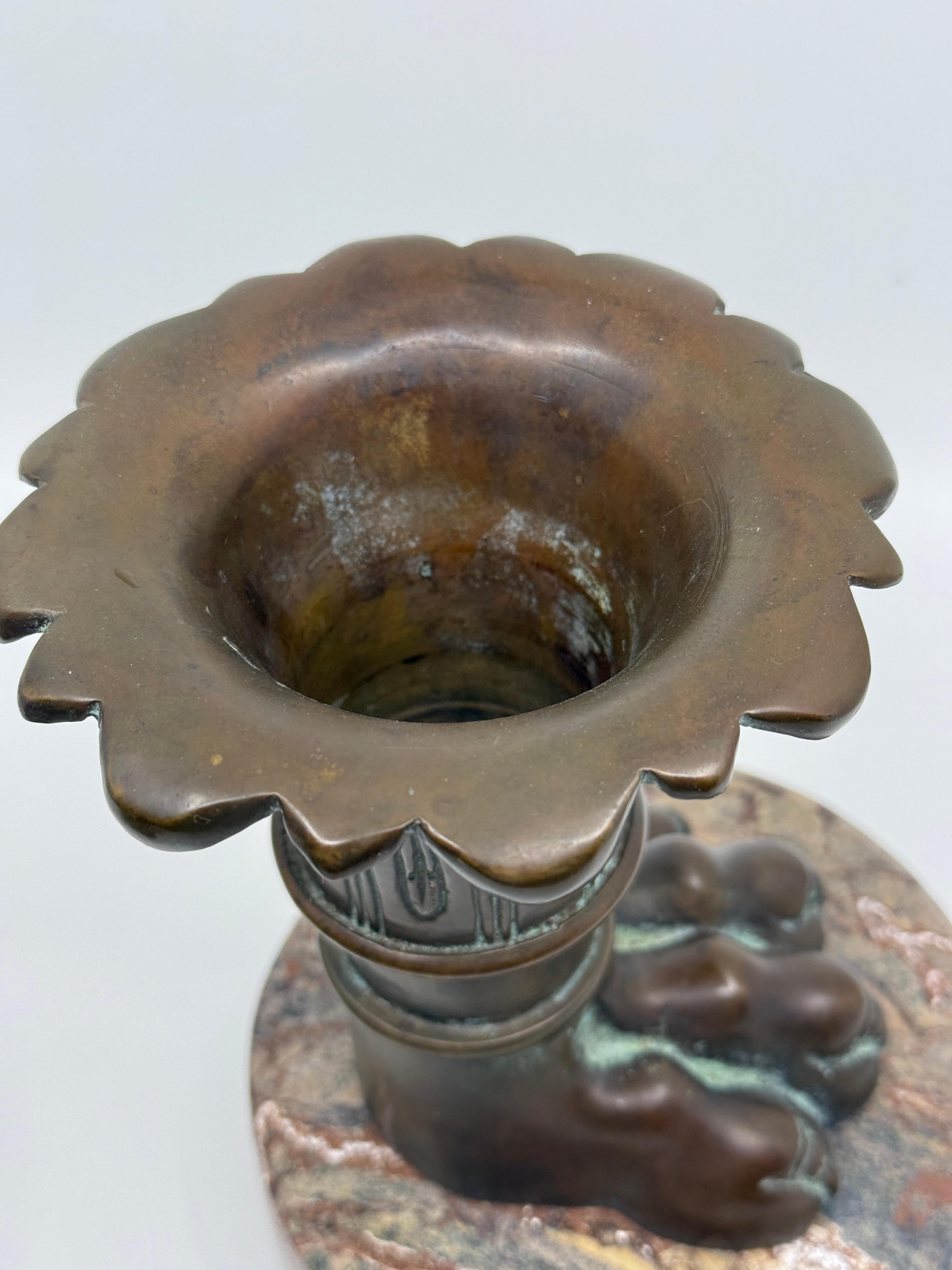 Theodore & Alexander Pie de garra neoclásico de bronce y mármol en venta 2