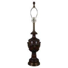 Theodore Alexander Lampe de table néoclassique en laiton finition acajou 27".