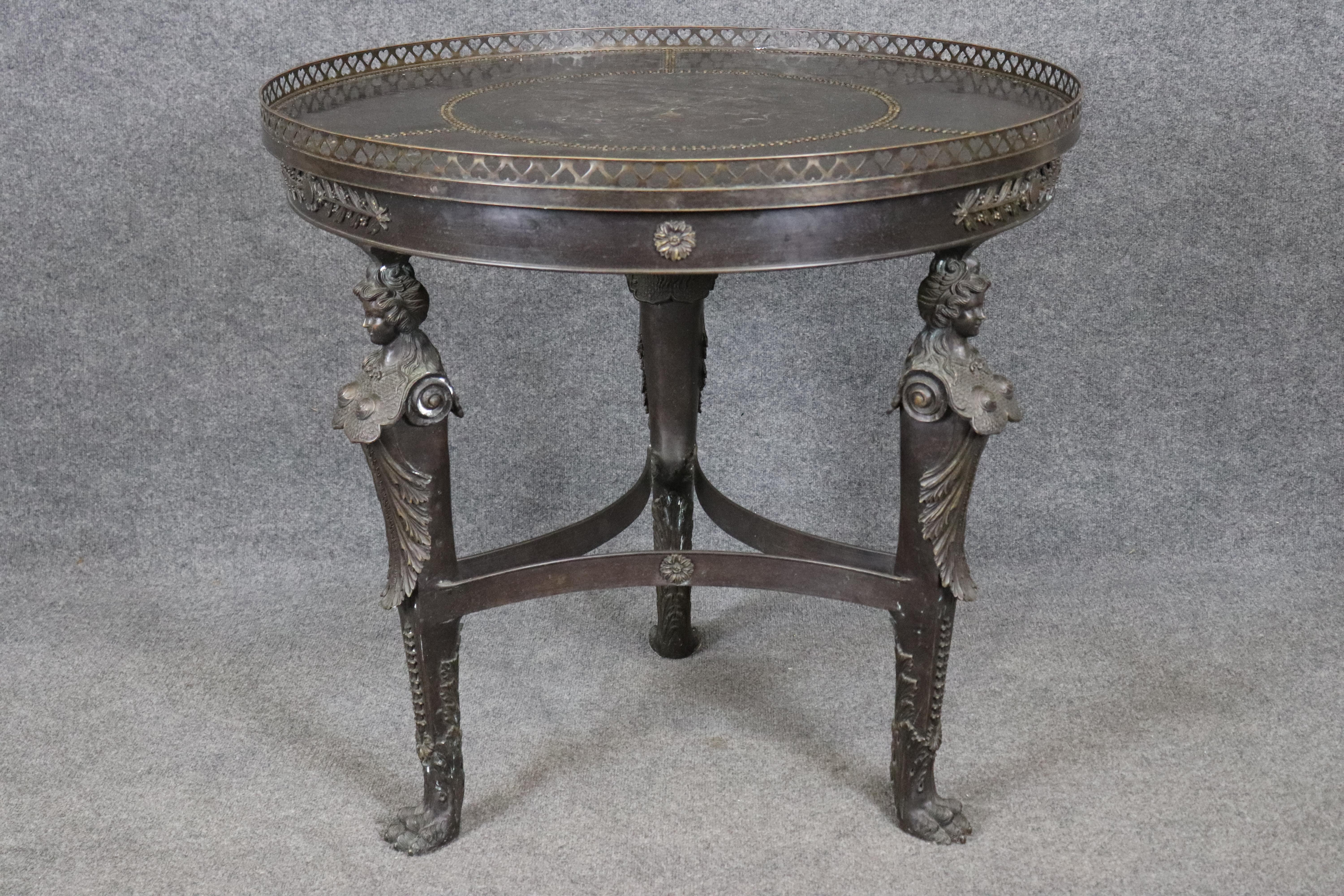 Empire Table centrale figurative en bronze patiné Theodore Alexander en vente