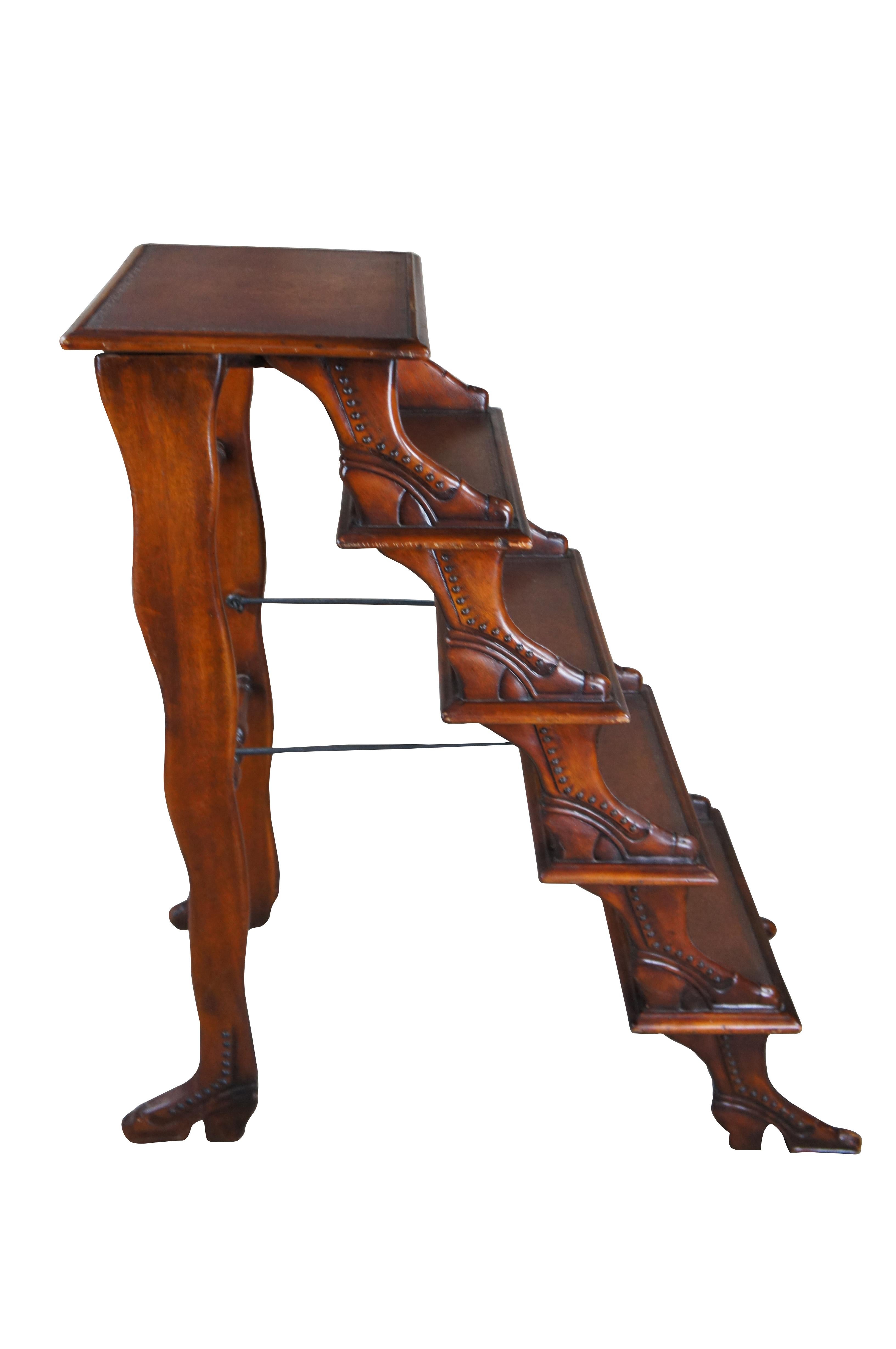Theodor Theodore Alexander Regency Stil Mahagoni Schuh Form Werkzeuge Leder Bibliotheksschritte im Zustand „Gut“ im Angebot in Dayton, OH
