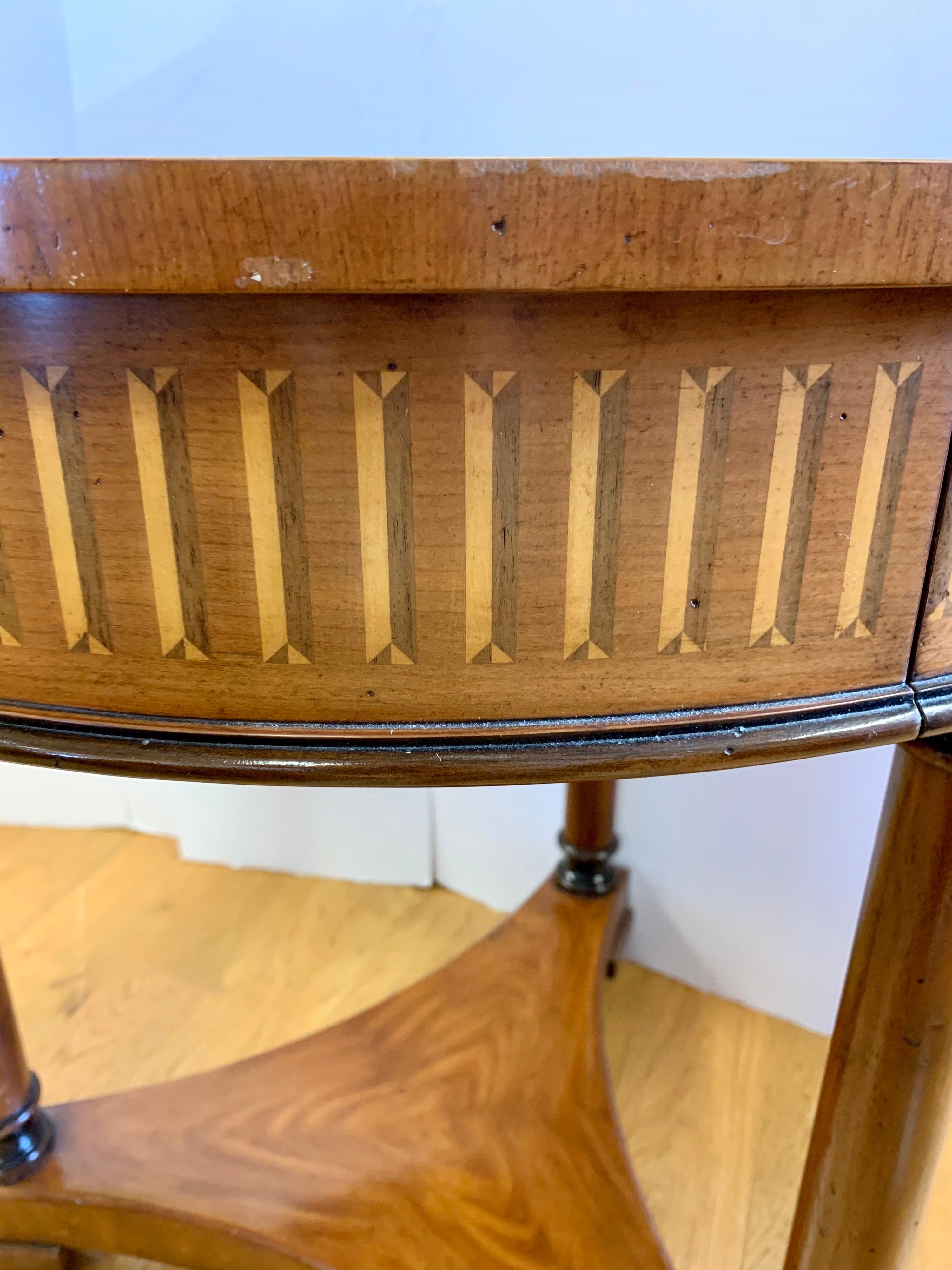 Theodore Alexander Signed Round Marquetry Table In Good Condition In West Hartford, CT