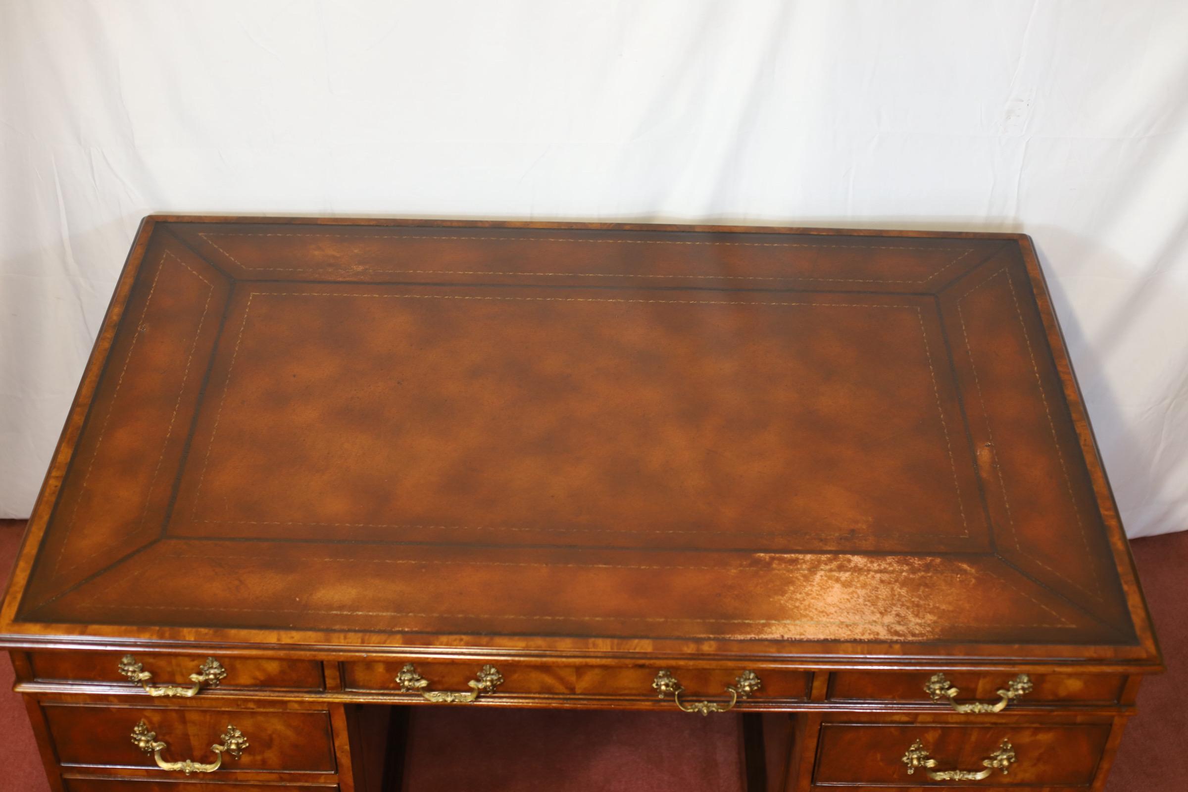 Theodore Alexander Stuning Modern George III Style  Twin Pedestal Desk In Good Condition For Sale In Crawley, GB
