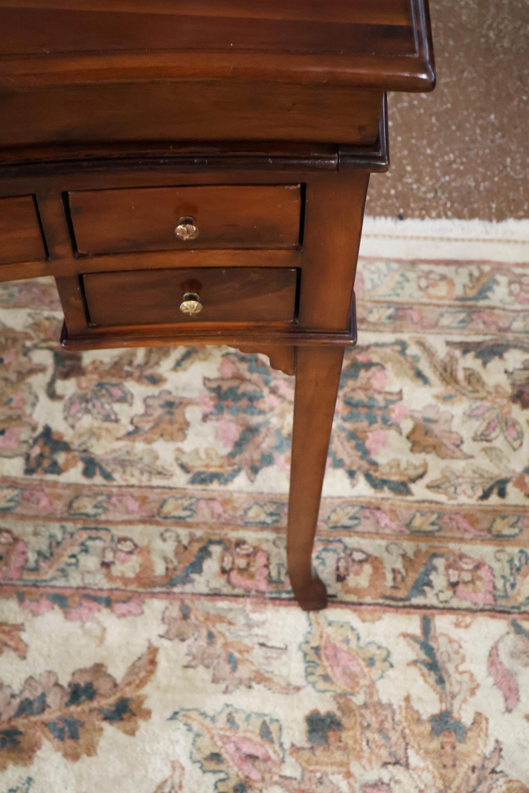 Theodore Alexander The Residency 7100 Bowfront Slide Out Campaigner Writing Desk in vendita 6