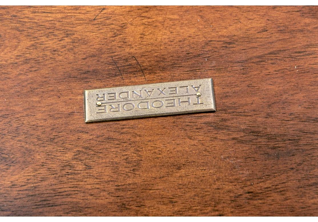 Table d'appoint ronde à trois niveaux Theodore Alexander en vente 1