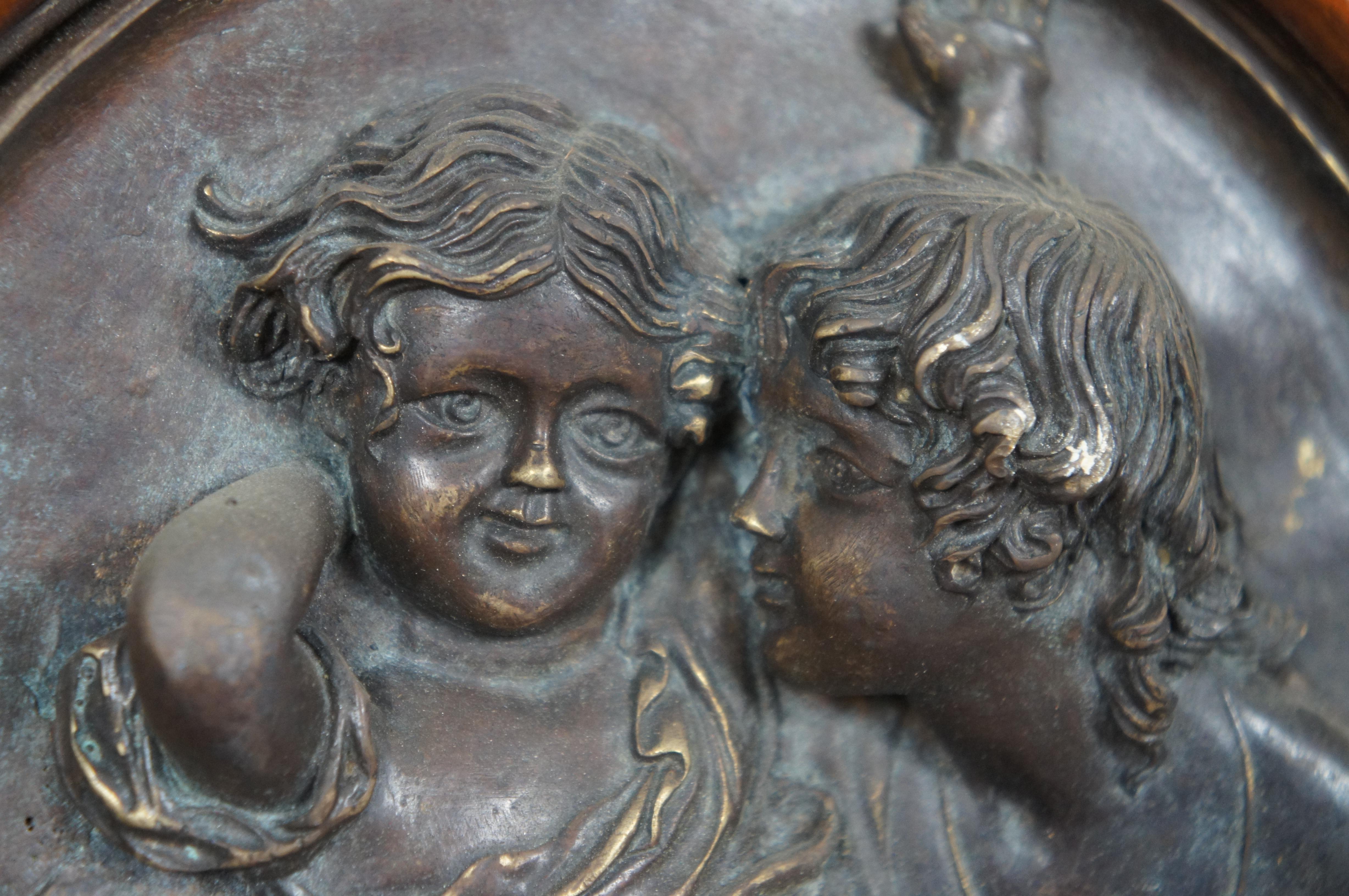 Theodore Alexander Placa en bajorrelieve de bronce nogal Calmady Children 11