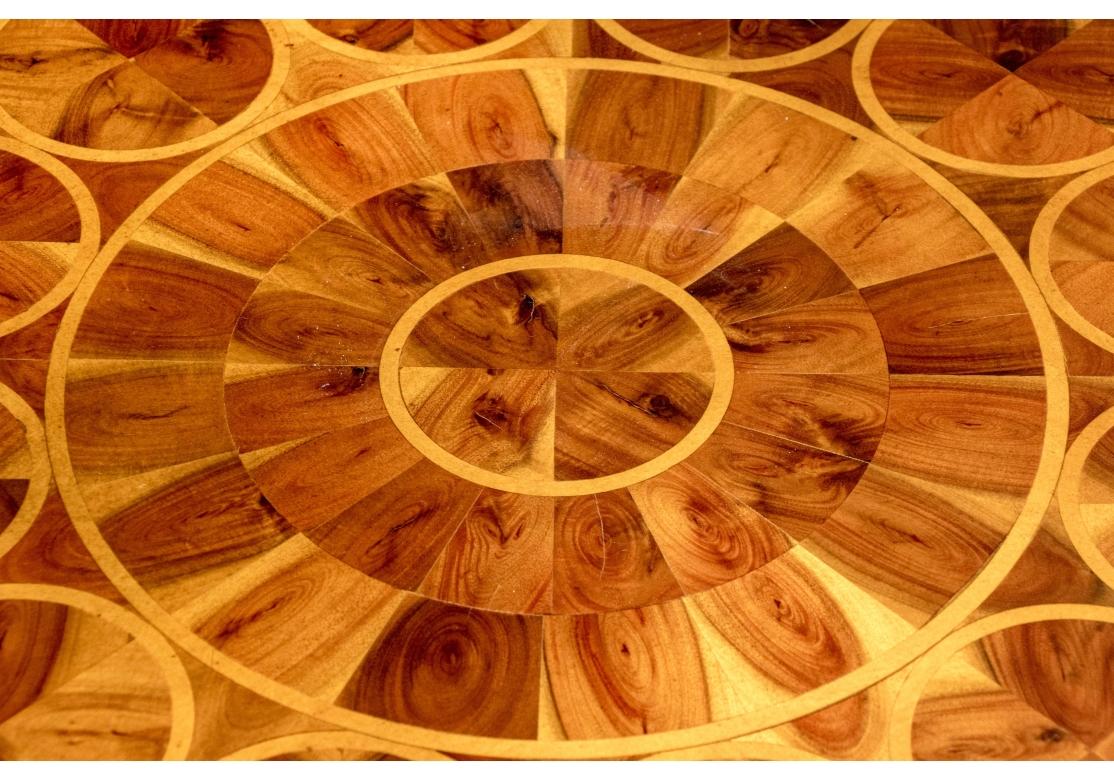 Bois Table d'appoint de style anglais Theodore Alexander William & Mary en vente