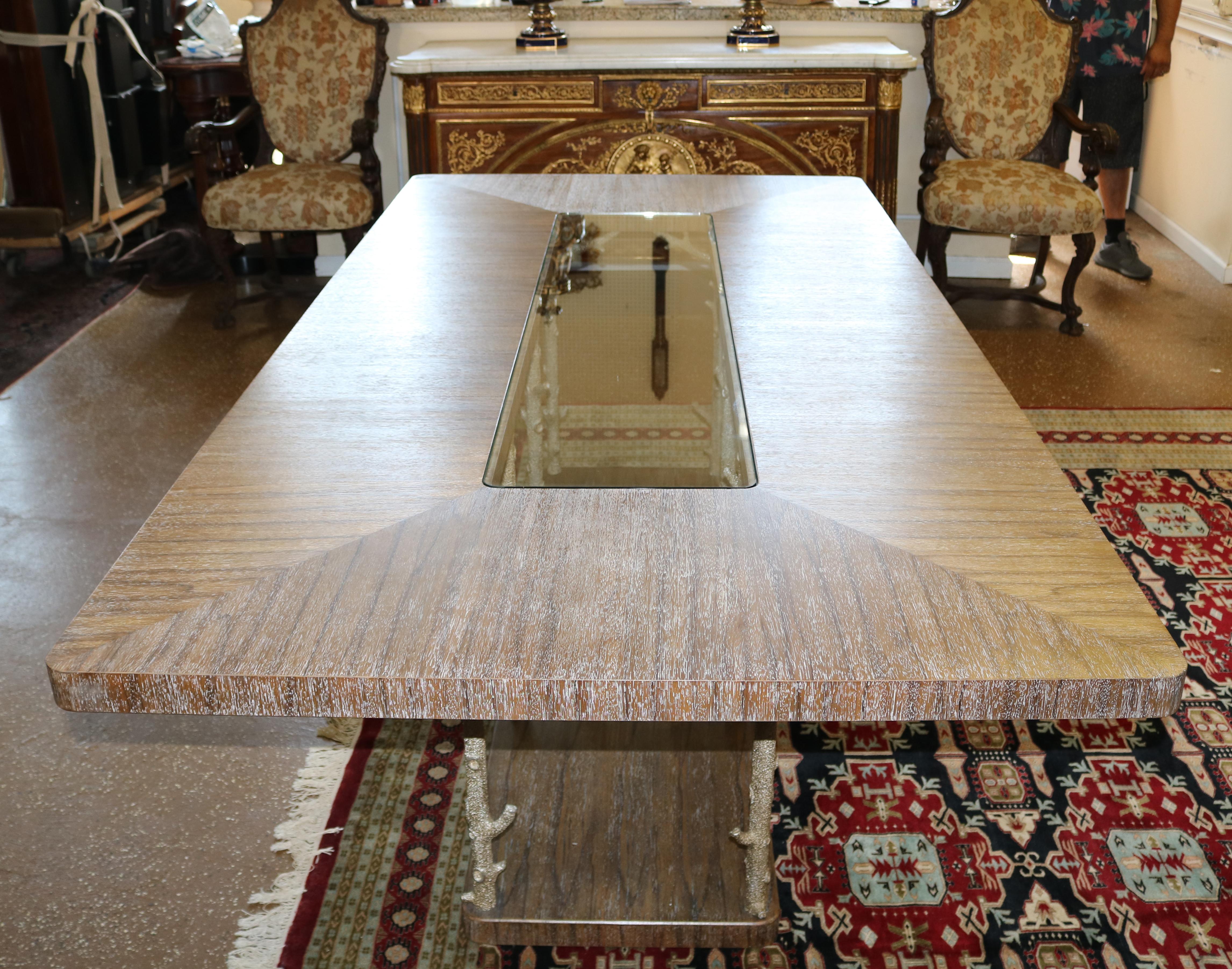 Table de conférence Theodore Alexander Wynwood II style faux bois en vente 4