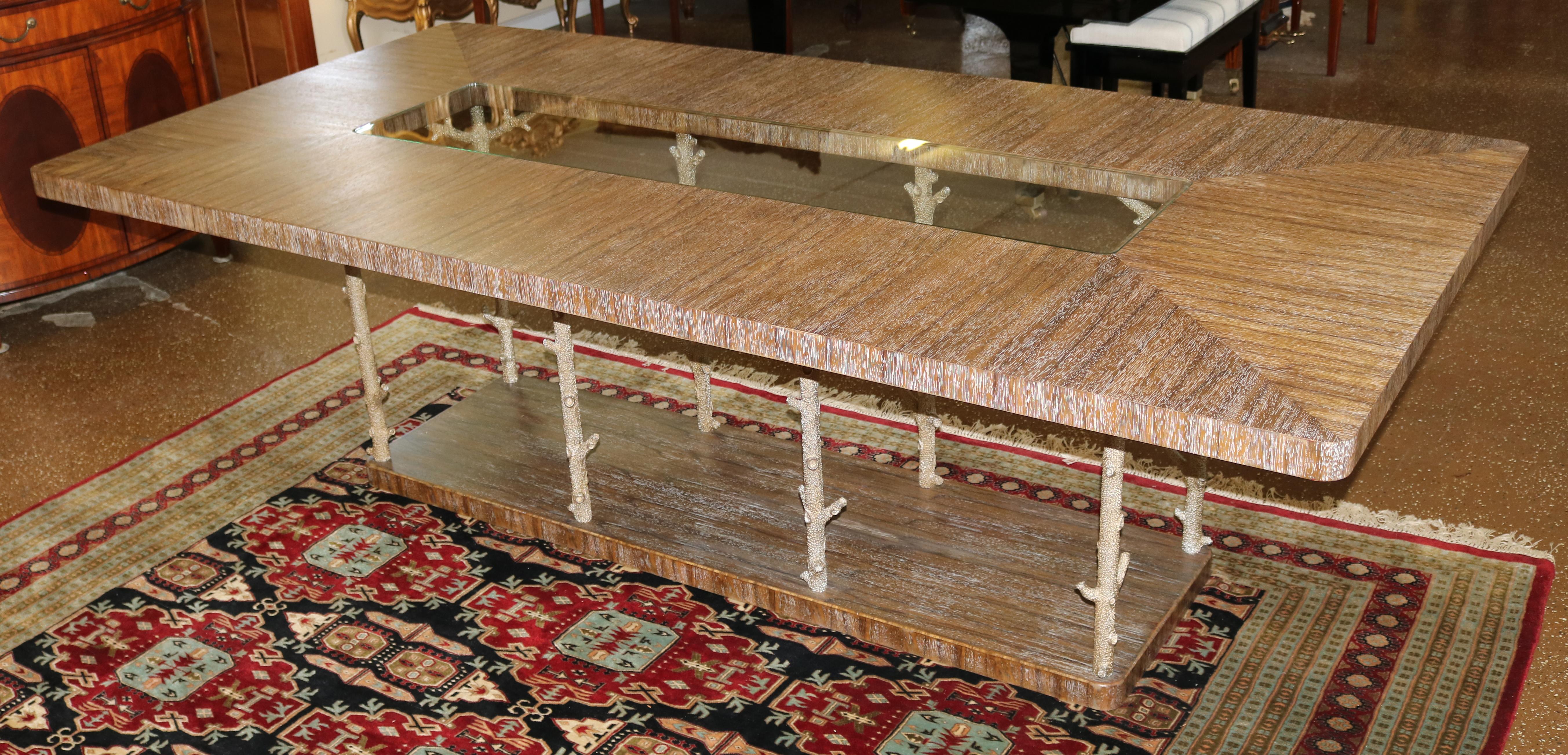Vietnamien Table de conférence Theodore Alexander Wynwood II style faux bois en vente