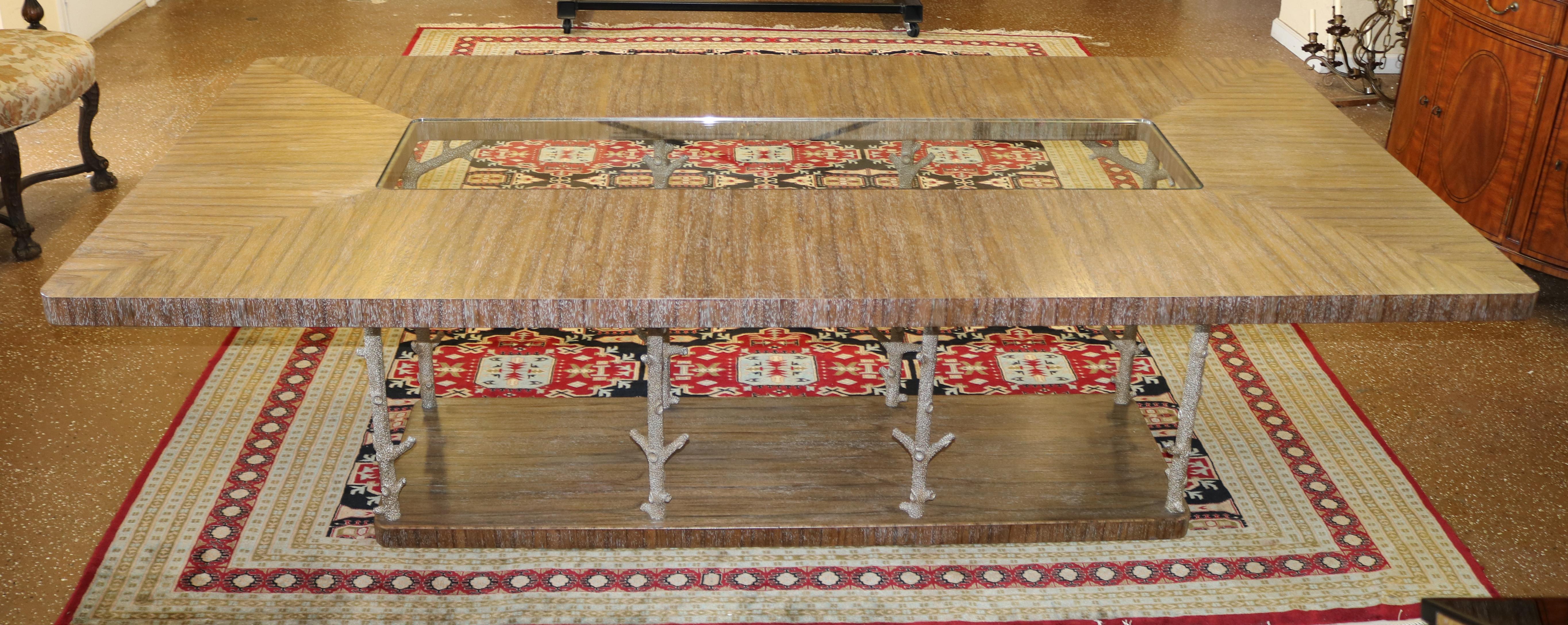 XXIe siècle et contemporain Table de conférence Theodore Alexander Wynwood II style faux bois en vente