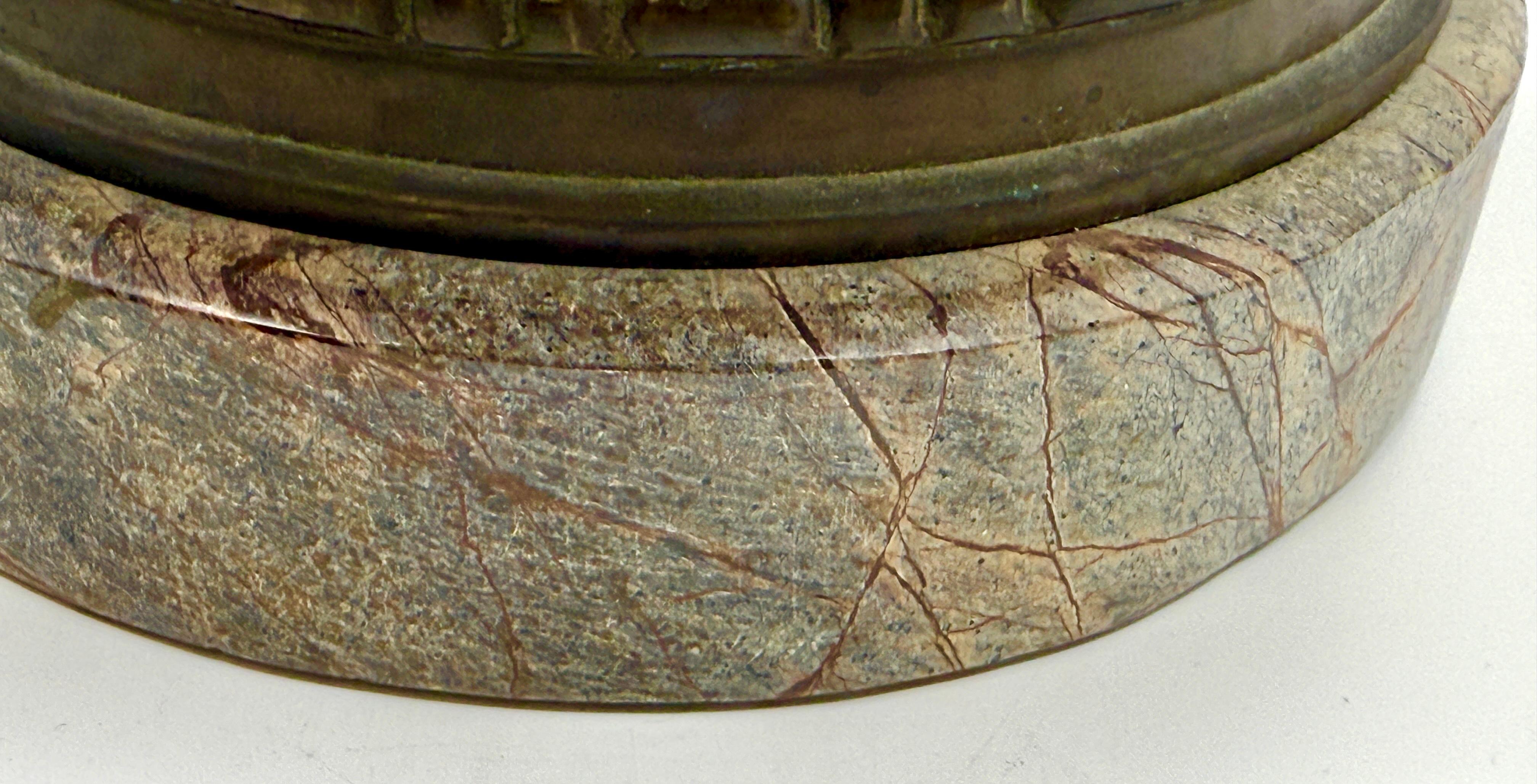 Compota neoclásica de mármol montada en bronce Theodore y Alexander en venta 3