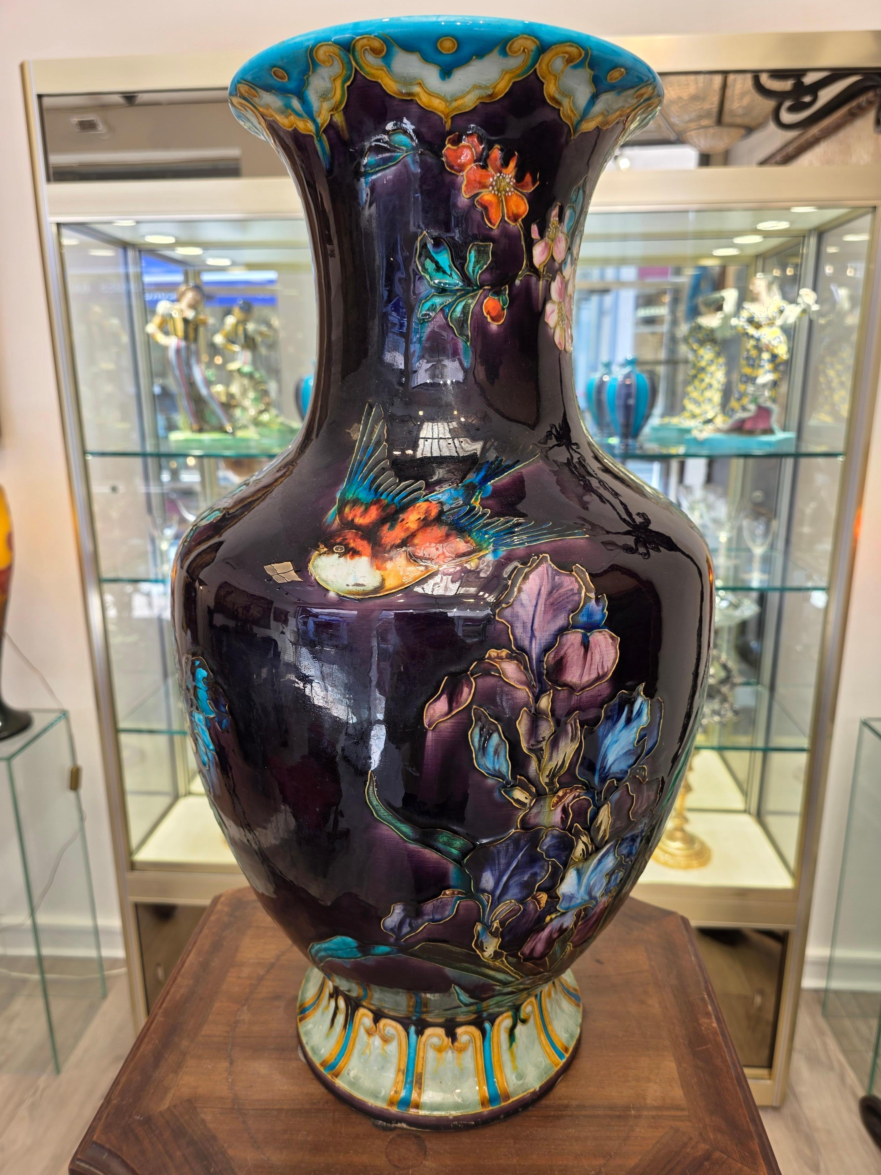 Français Théodore CIRCA (1823-1891), Impressionnant vase de la Faïence émaillé, vers 1875 en vente