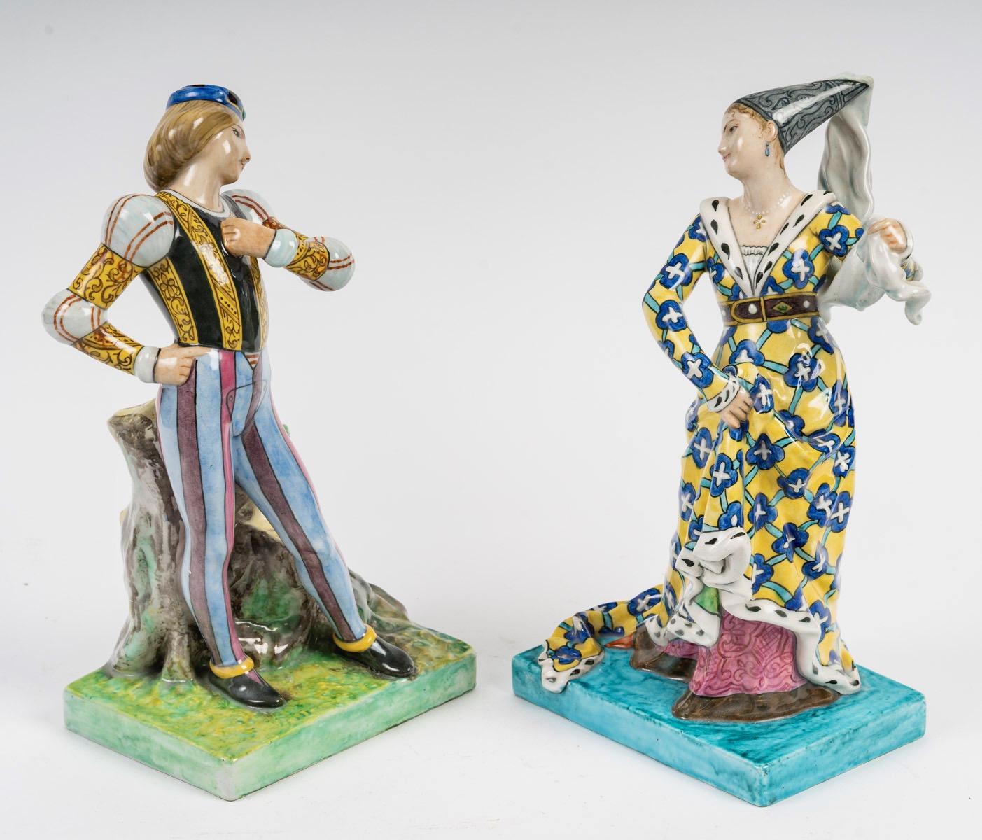 Théodore Deck (1823-1891)  
Amor cortés

Loza esmaltada policromada
Pareja de sujetos que representan a dos amantes en la Edad Media
Cada uno firmado abajo con el sello 