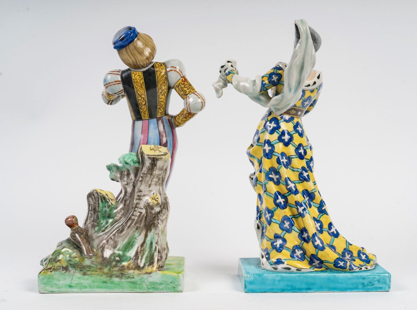Théodore Deck (1823-1891), Amor cortés, Raro par de figuras de loza , c.1860 Francés en venta
