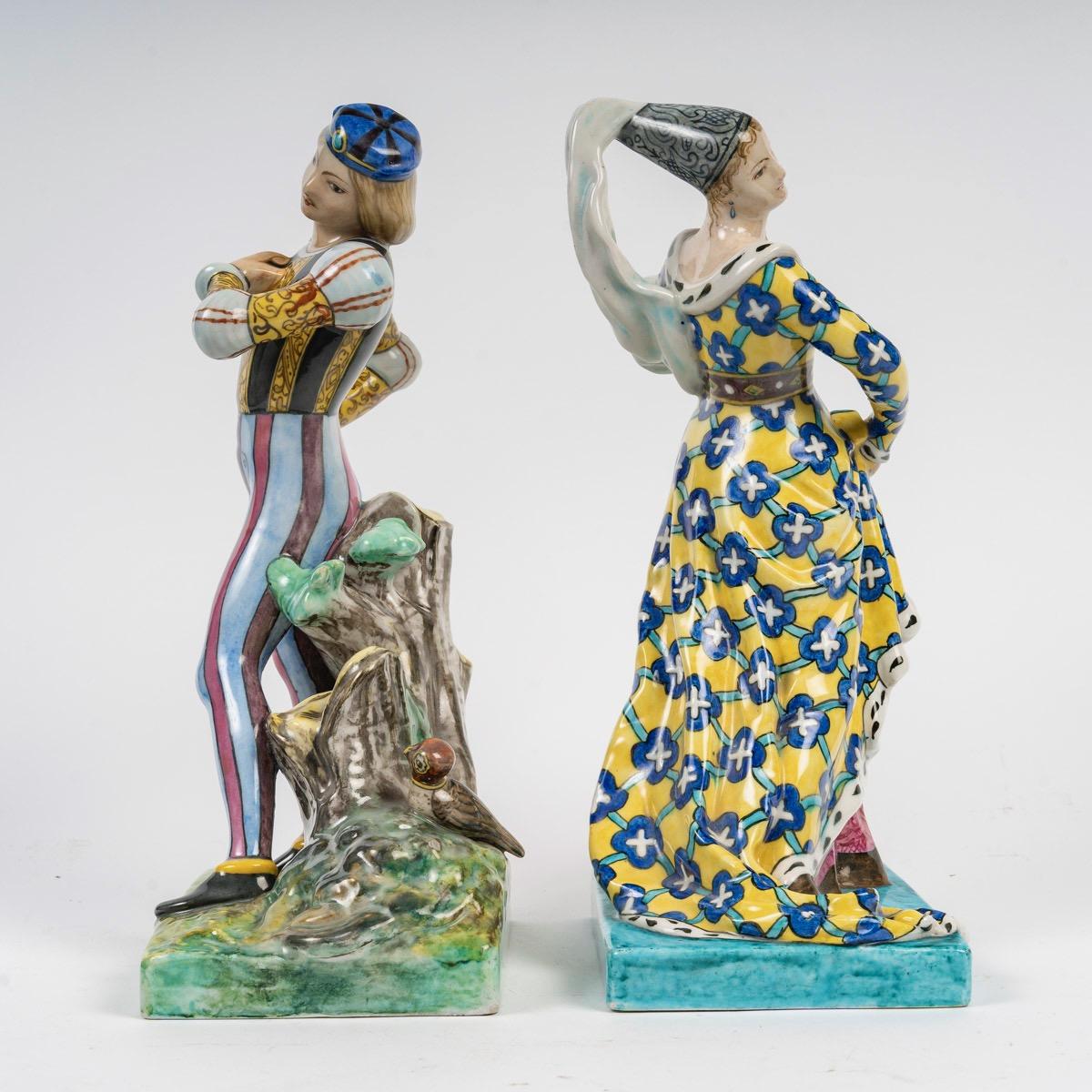 Théodore Deck (1823-1891), Amor cortés, Raro par de figuras de loza , c.1860 en Bueno estado para la venta en Saint-Ouen, FR