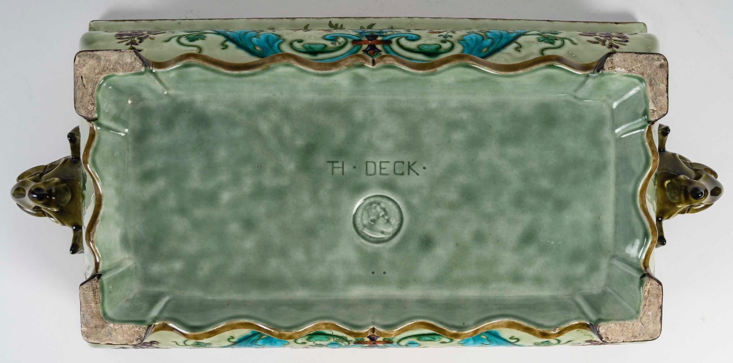 Théodore Deck (1823-1891) Centro de mesa en loza esmaltada, hacia 1875 en venta 3