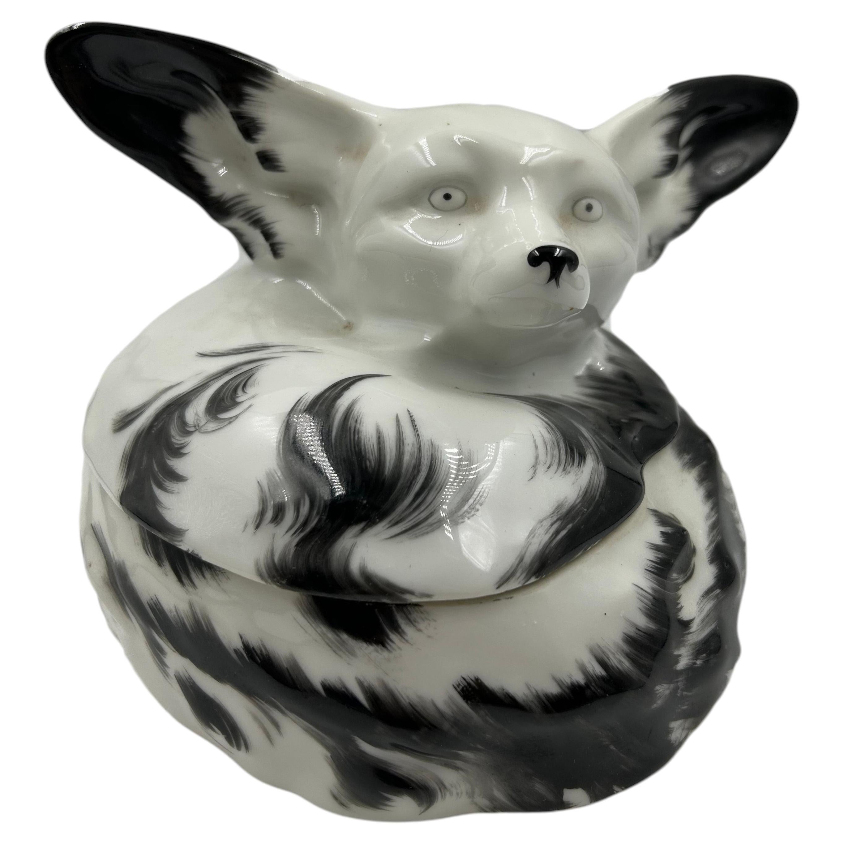 Théodore Haviland Limoges “Bombones Saint” Porcelain Box after Sandoz, France, c