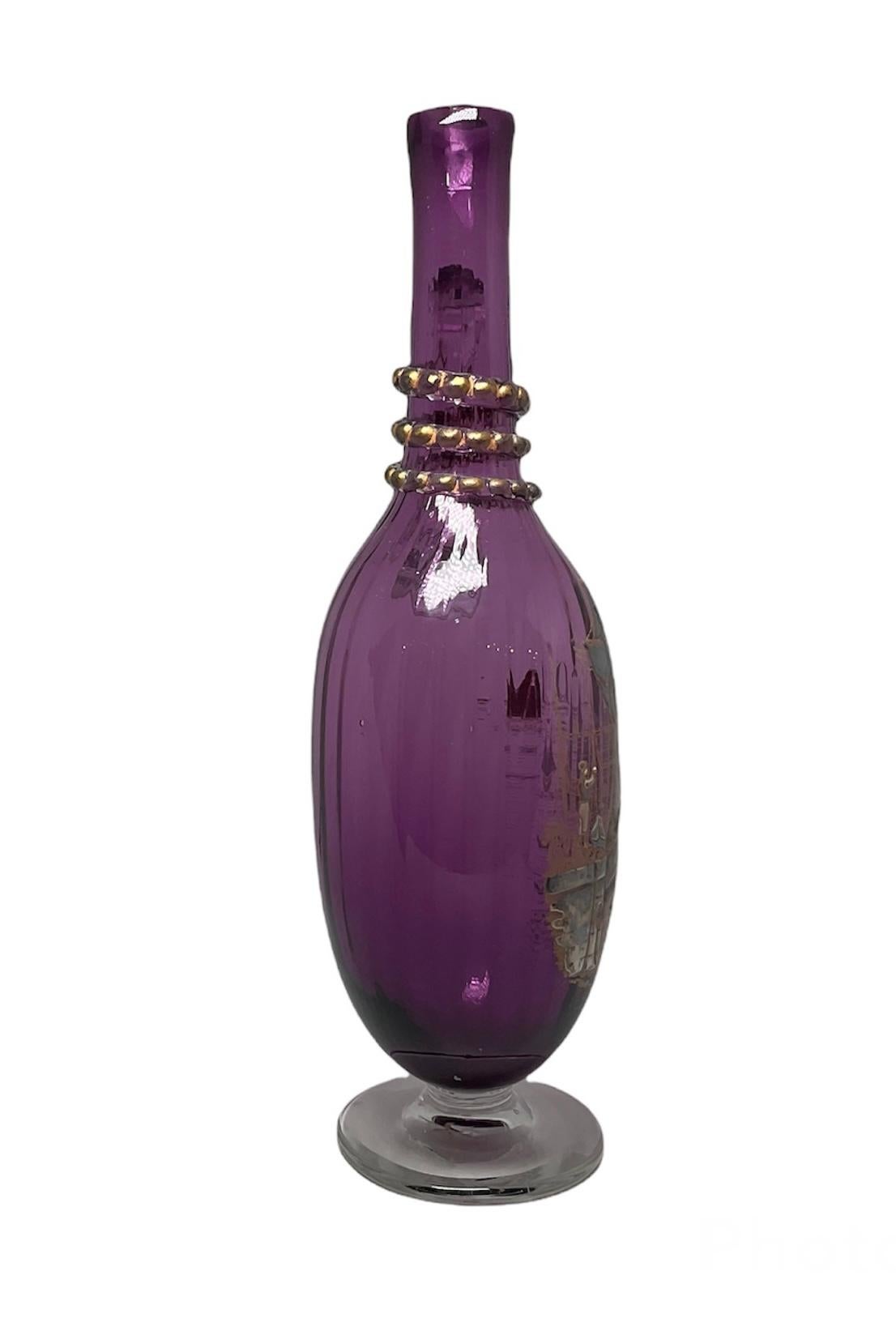 Decantador de vino de cristal morado Theodore Rossler Esmaltado en venta