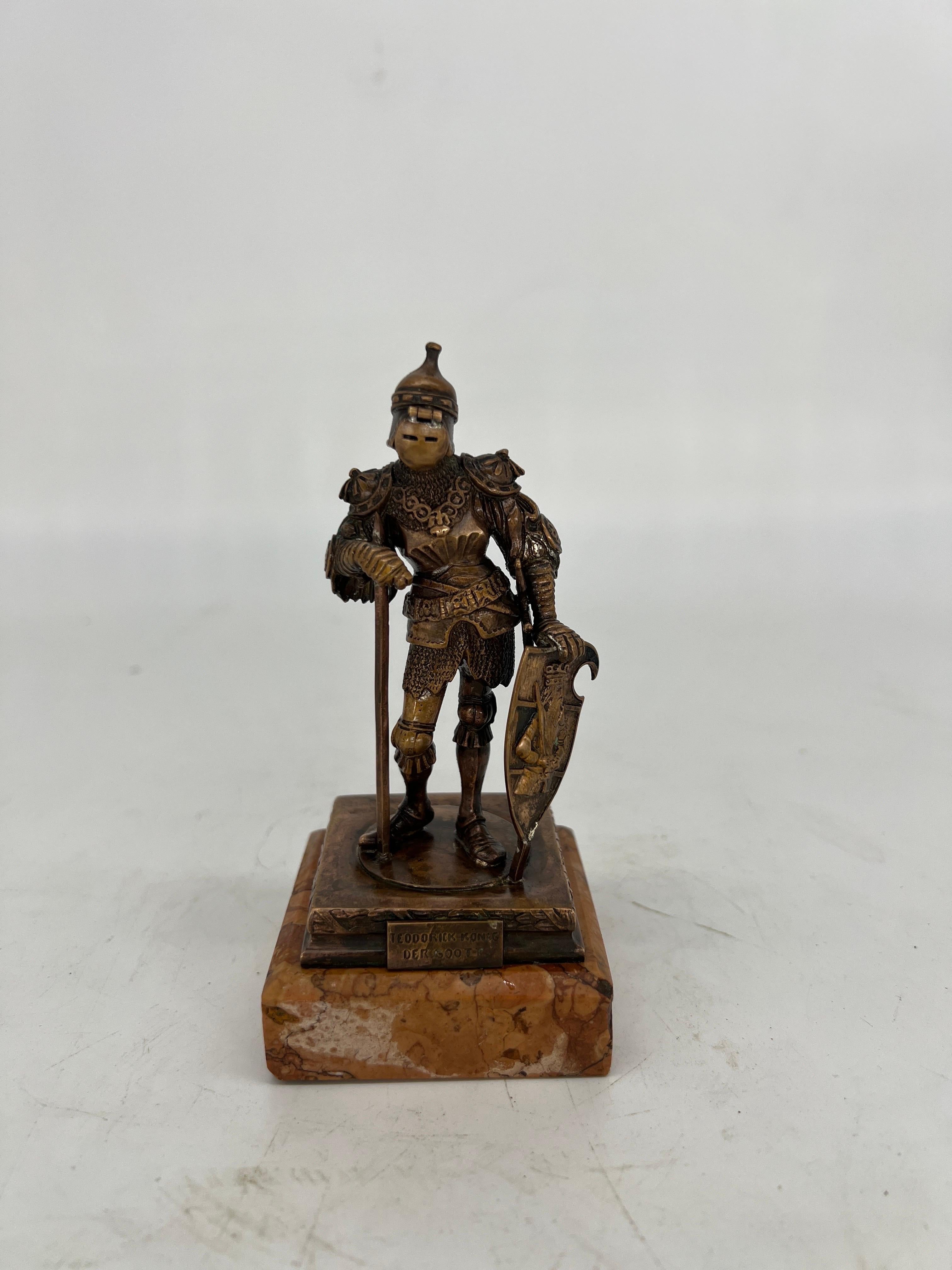 After Peter Vischer The Elder (1460-1529), Theodoric The Great, King of the Ostrogoths.

Continental Bronze Figure of Gothic King Theodoric as a knight in armor after the artist Peter Vischer, the king shown as a standing knight, wearing armor and