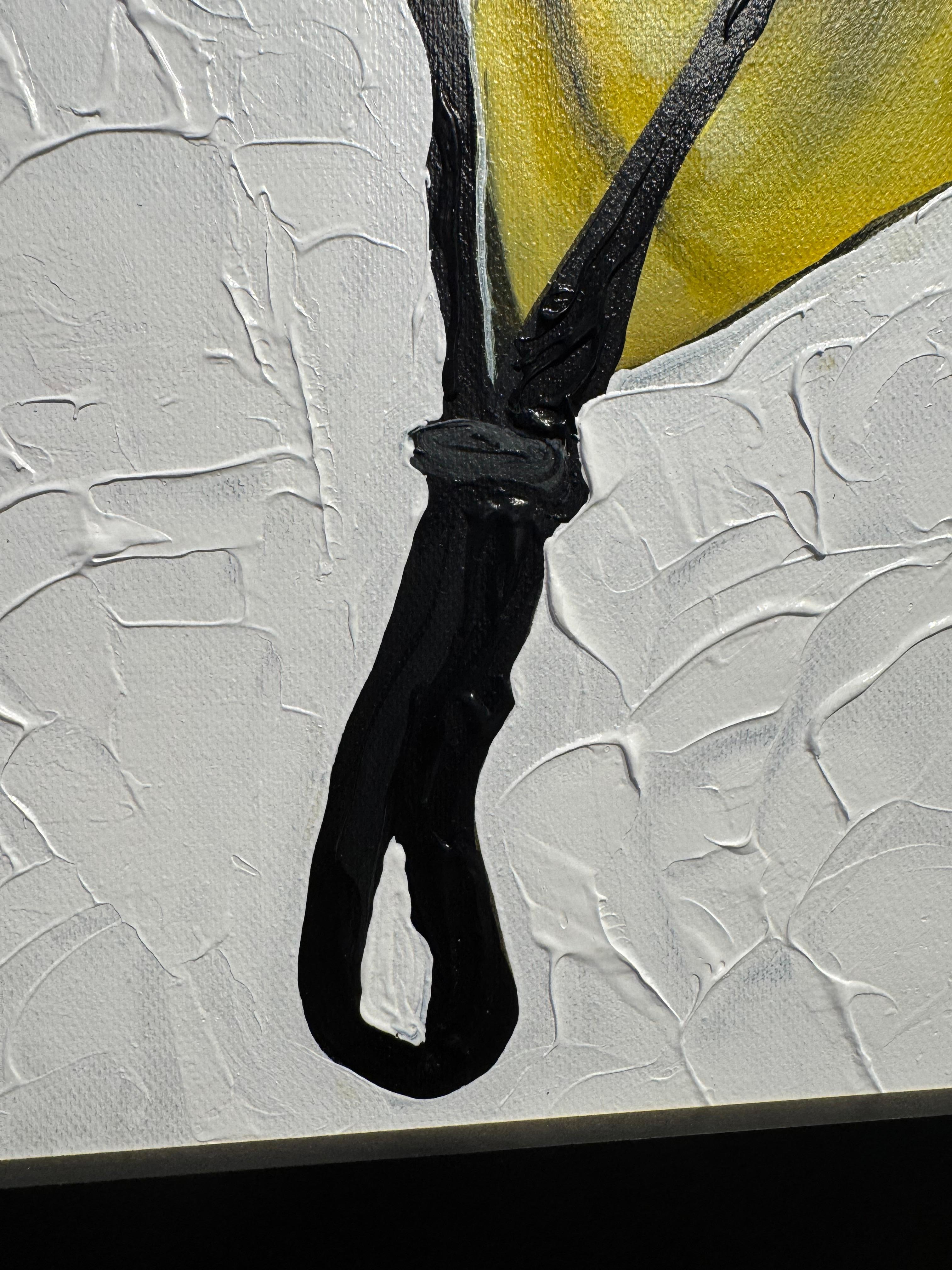 In his work, Tetteh condenses the internal sentiments and tensions of his characters and focuses them, using the eyes as the outlet for expression. In this way his subjects become independent bodies, bold and daring. By examining the psychological