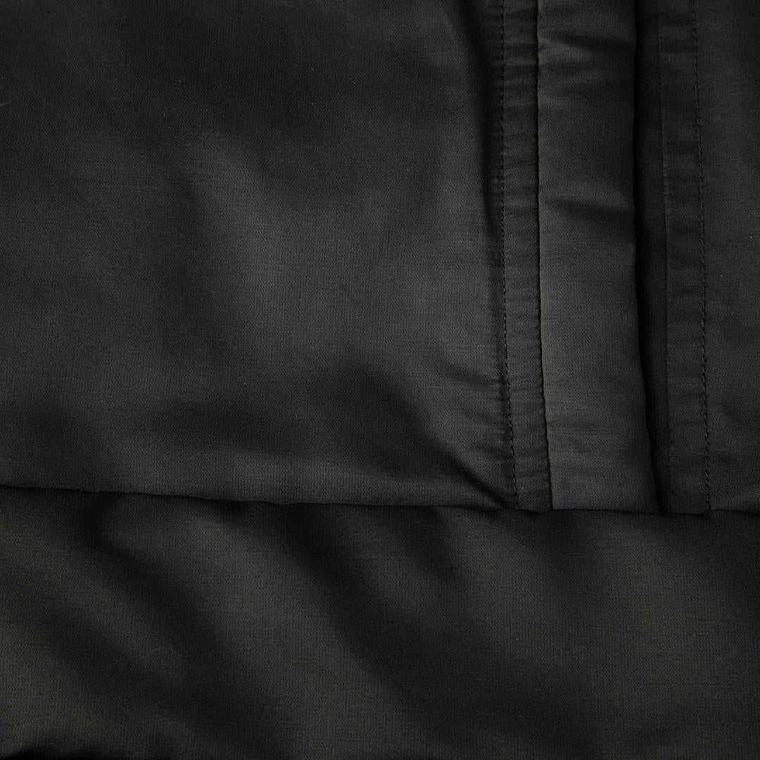 Nero Cappotto Parka Theory con pelliccia di coyote nera taglia L. in vendita