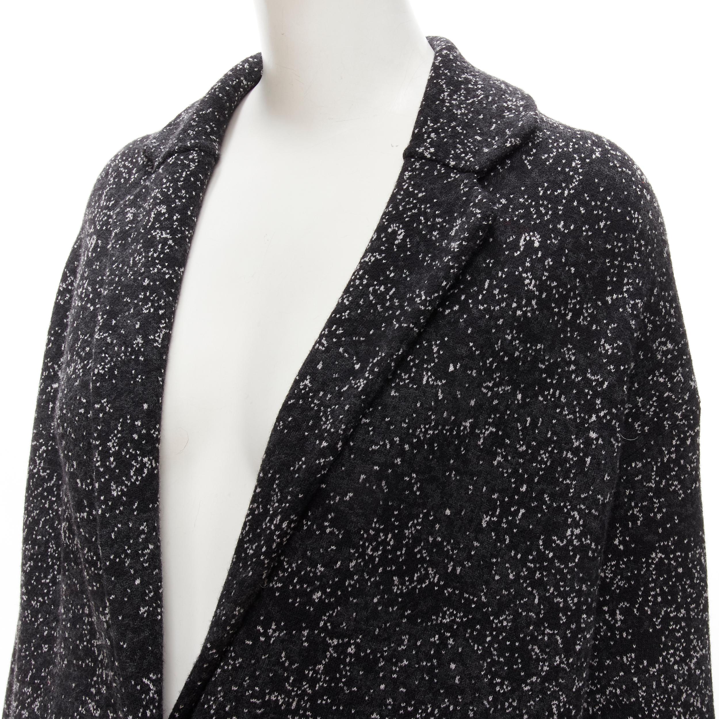 THEORY black grey speckle wool blend knitted robe coat S
Brand: Theory
Material: Wool
Color: Grey
Pattern: Solid
Closure: Button
Extra Detail: Spread collar. Single button front. Double patch pockets.
Made in: China

CONDITION:
Condition: Excellent,
