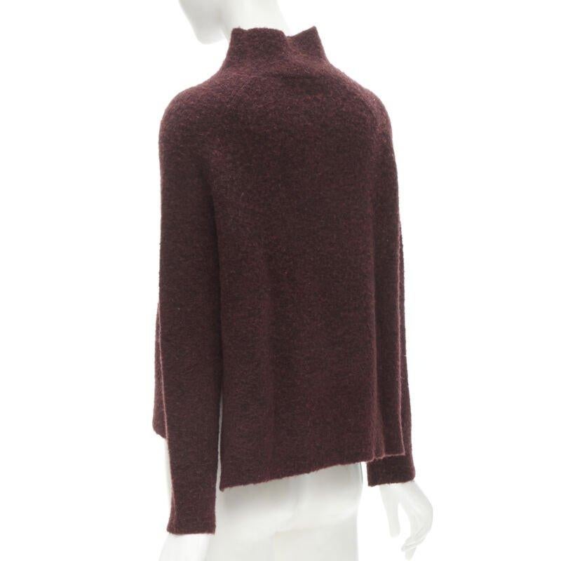 THEORY pull rouge foncé en laine mélangée floue à col montant et ourlet en escalier XS en vente 1