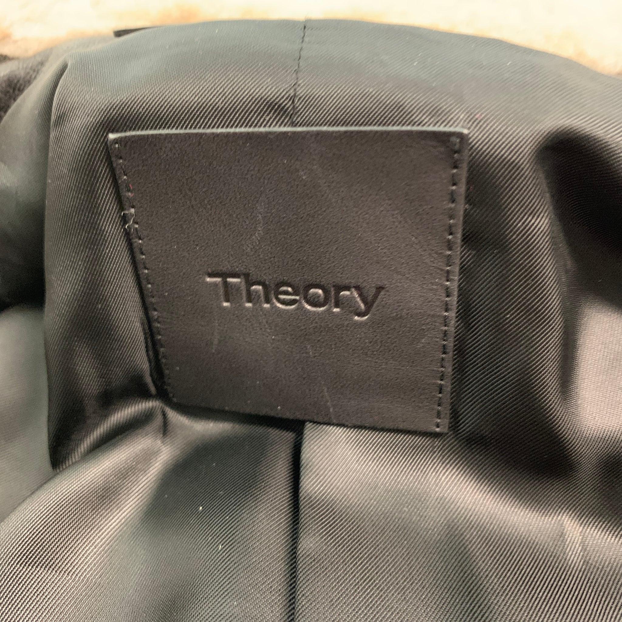 Theory Taille M Veste bombardier en shearling noir et crème en vente 2