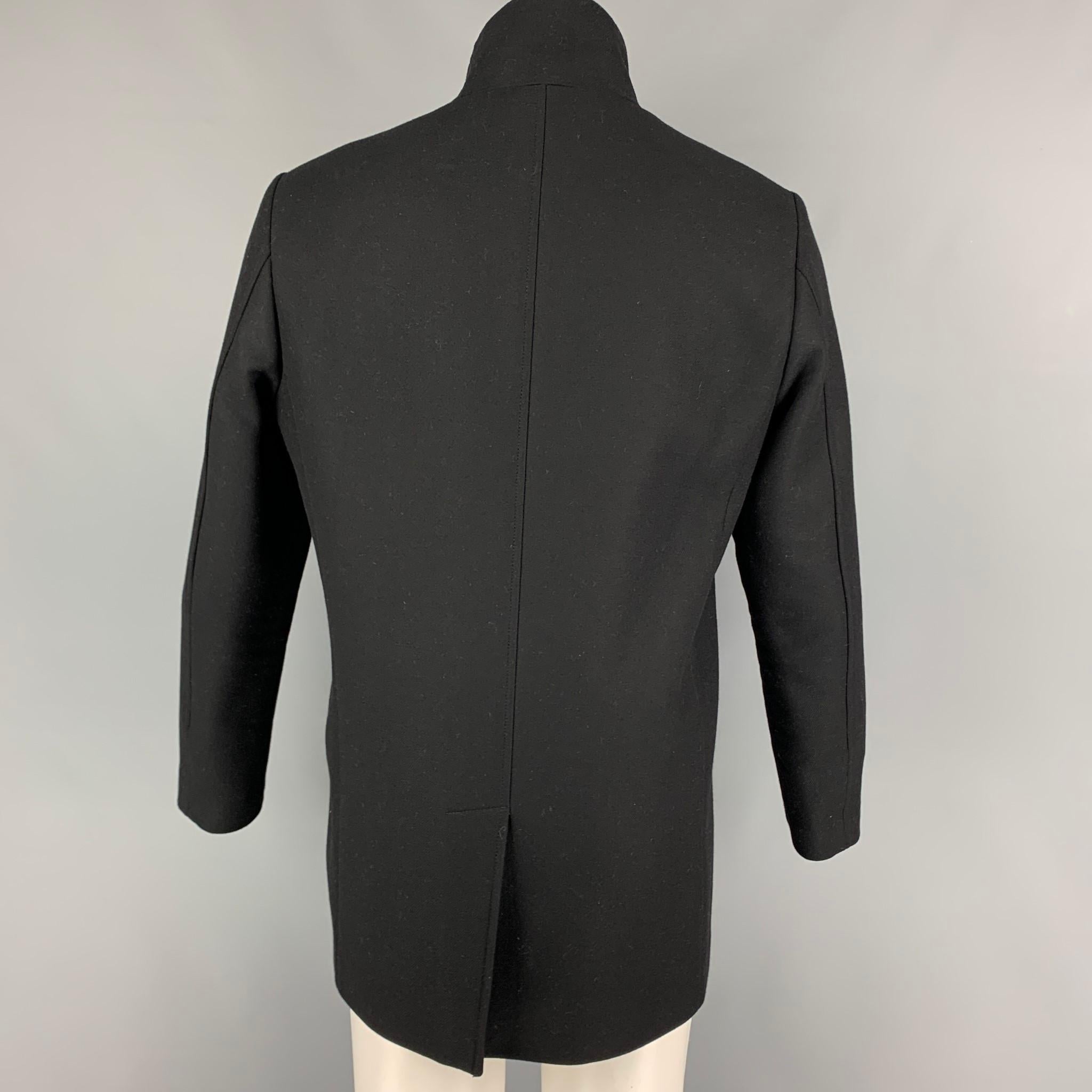 THEORY Size M Black Wool Blend Hidden Placket Coat In Good Condition In San Francisco, CA