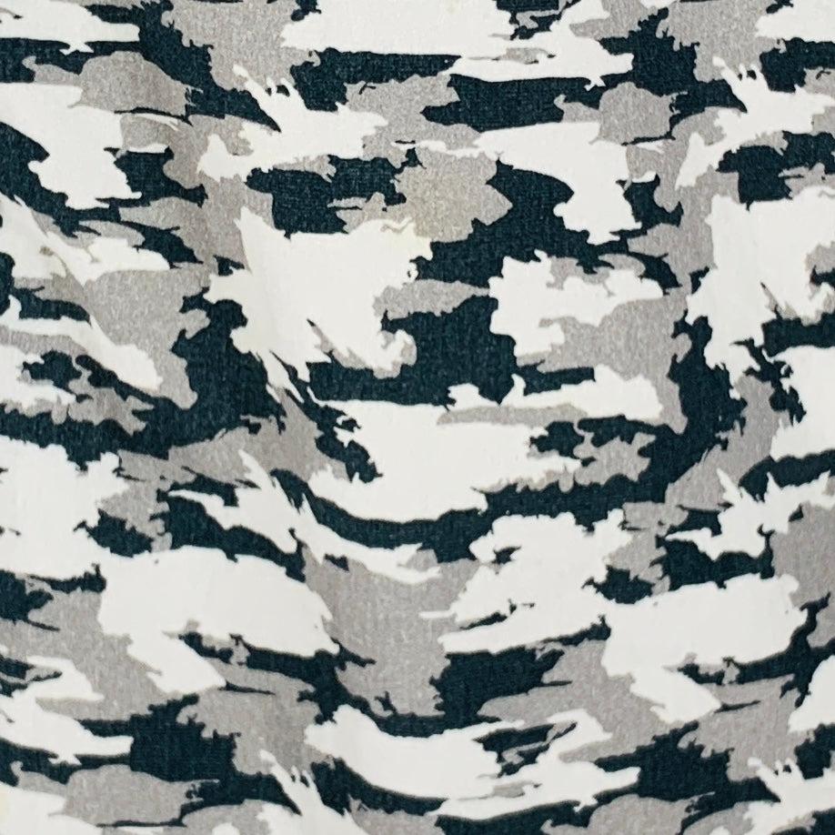 THEORY long sleeve shirt
in an off white and black cotton fabric featuring camouflage pattern, spread collar, and button closure.Fair Pre-Owned Condition. Moderate marks, please check photos. As is. 

Marked:   M 

Measurements: 
 
Shoulder: 16