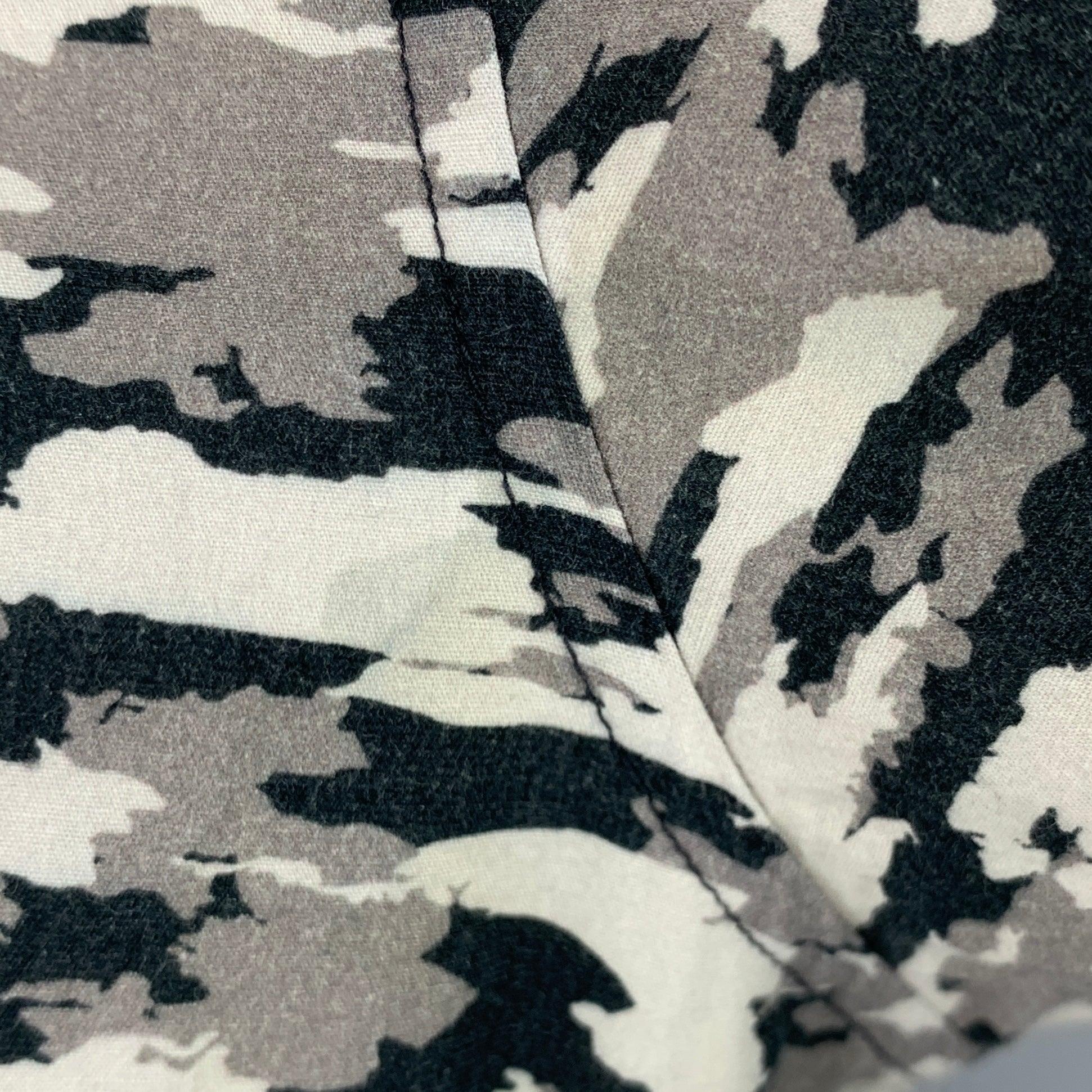 THEORY Size M Off White Black Camo Cotton Button Up Long Sleeve Shirt For Sale 3