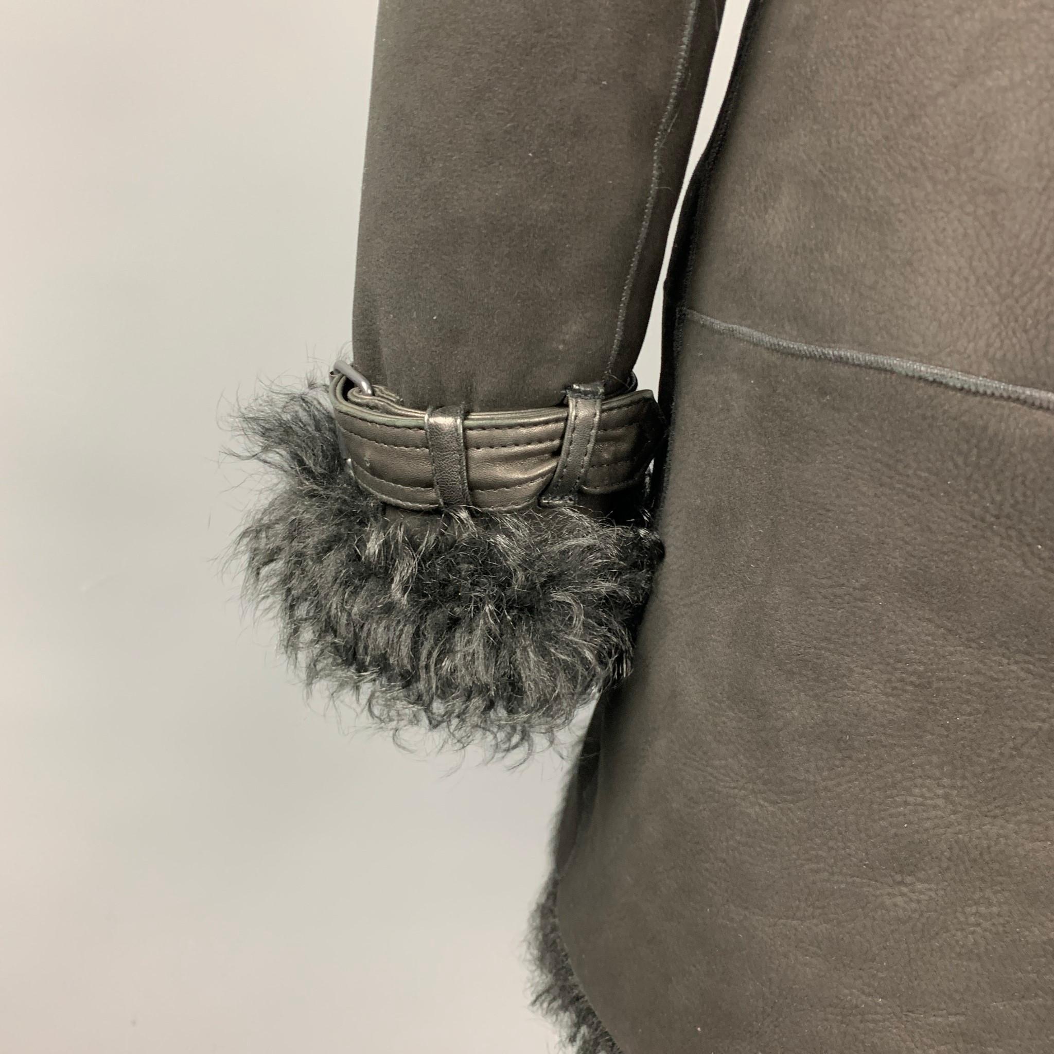 THEORY Größe Petite Black Shearling Epaulettes Zip Up Mantel im Zustand „Gut“ in San Francisco, CA