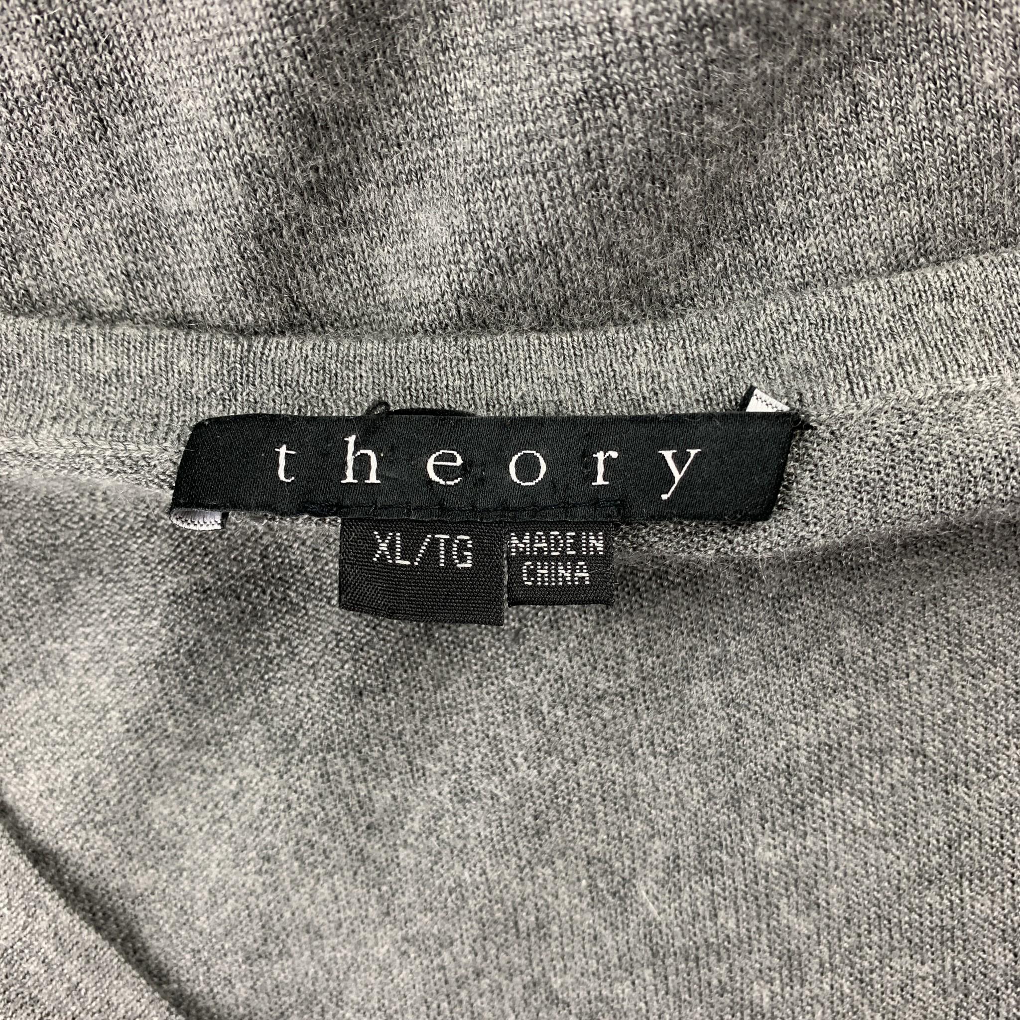 THEORY Size XL Grey Silk / Cashmere V-Neck Elbow Patch Pullover In Excellent Condition In San Francisco, CA